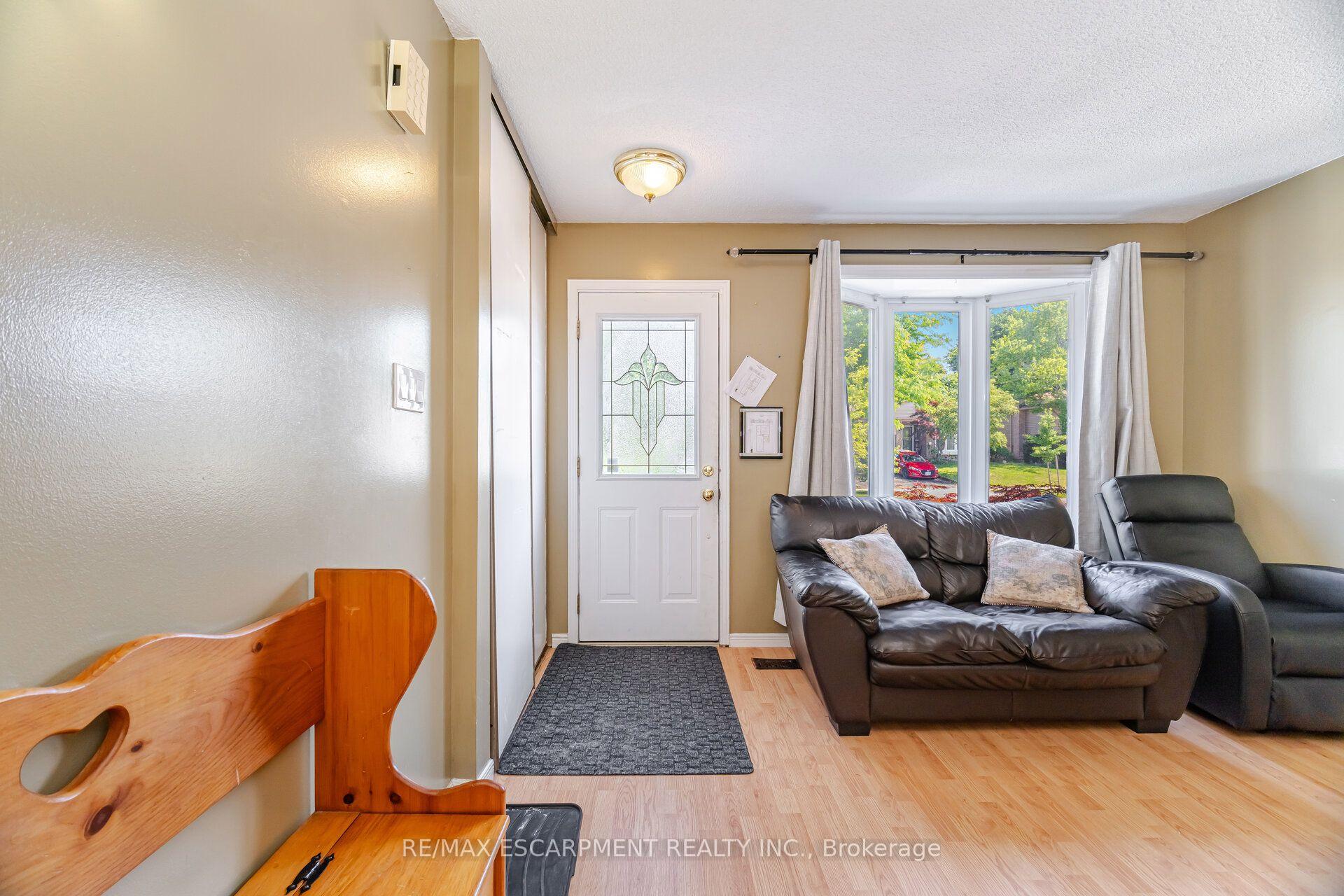 Photo 9 of 178 Athenia Drive, Hamilton, Stoney Creek — HOMEH