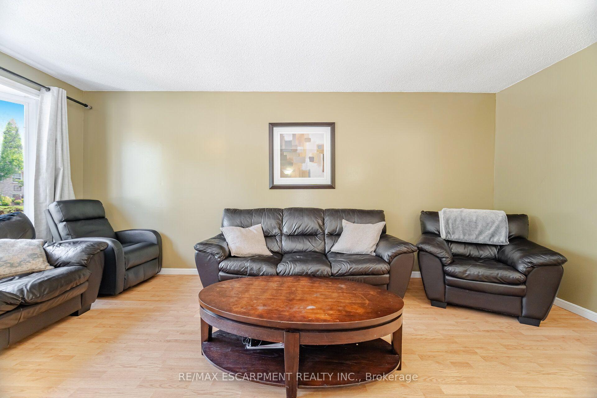 Photo 11 of 178 Athenia Drive, Hamilton, Stoney Creek — HOMEH