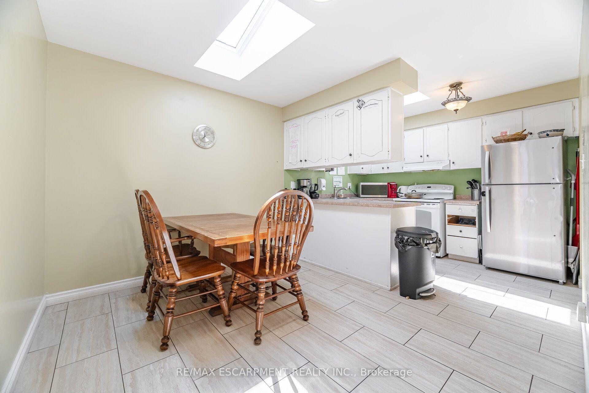 Photo 13 of 178 Athenia Drive, Hamilton, Stoney Creek — HOMEH