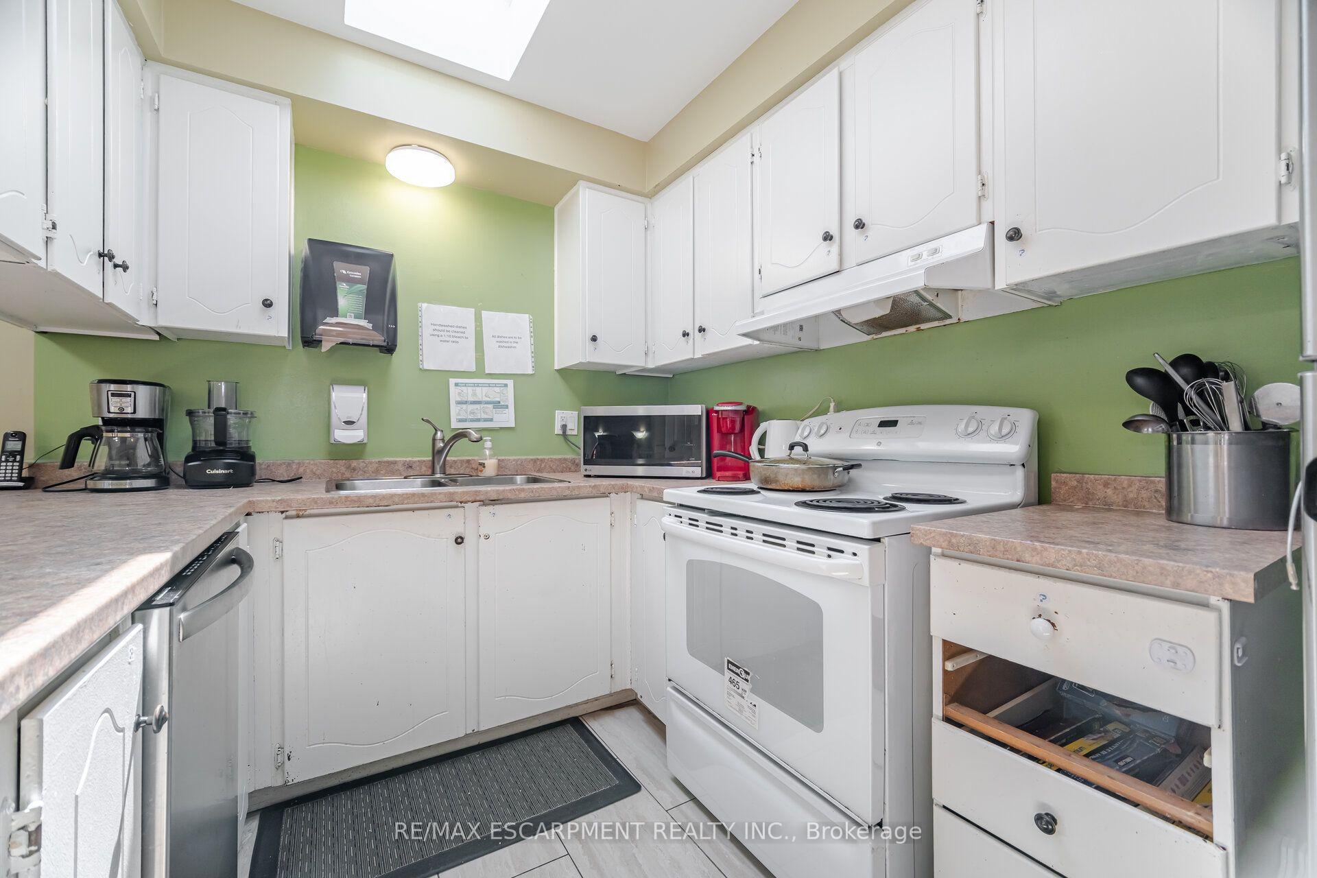 Photo 15 of 178 Athenia Drive, Hamilton, Stoney Creek — HOMEH