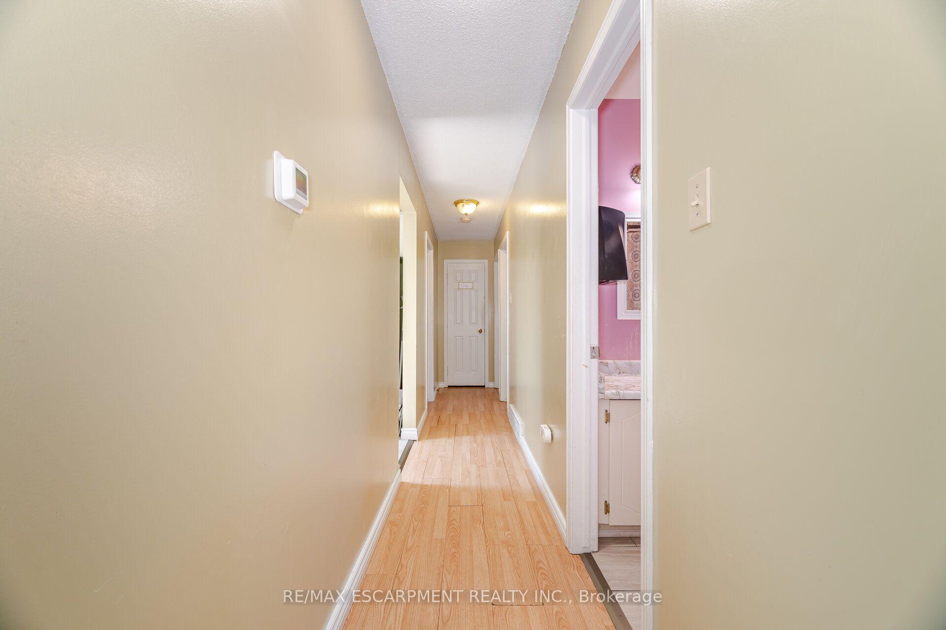 Photo 18 of 178 Athenia Drive, Hamilton, Stoney Creek — HOMEH