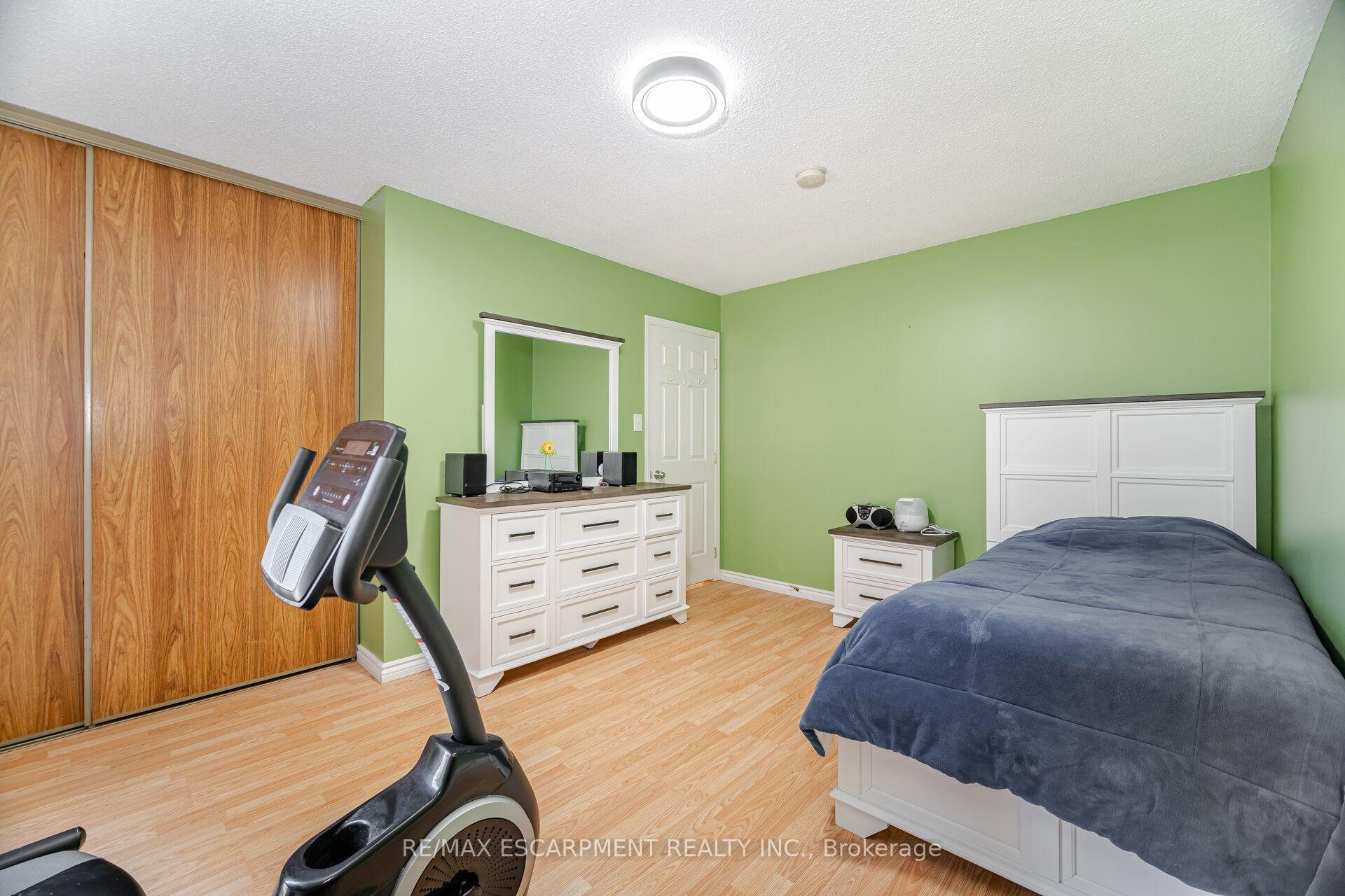 Photo 23 of 178 Athenia Drive, Hamilton, Stoney Creek — HOMEH