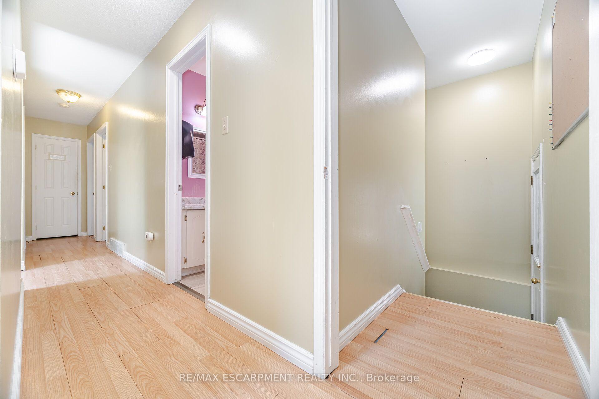 Photo 27 of 178 Athenia Drive, Hamilton, Stoney Creek — HOMEH