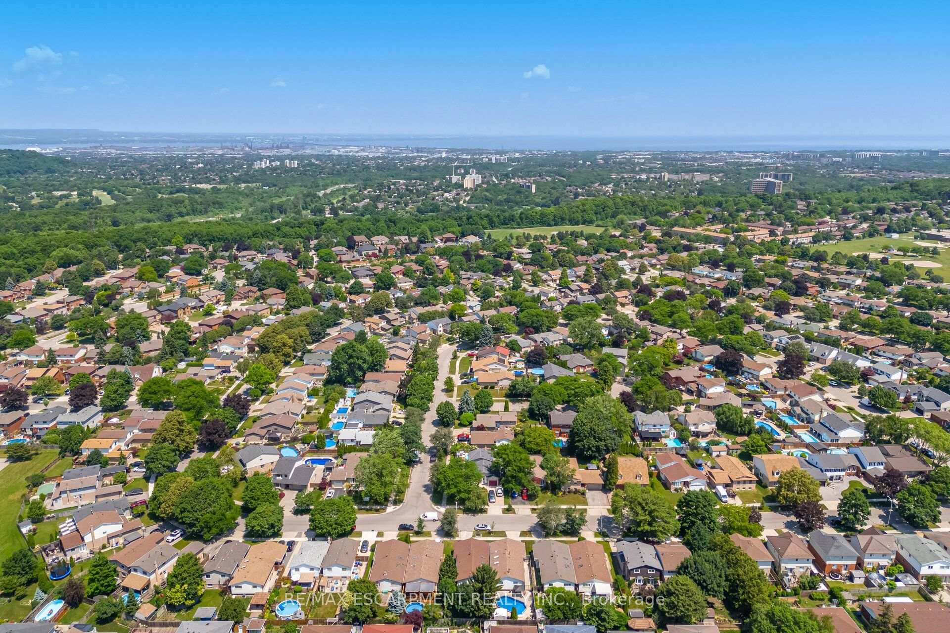 Photo 48 of 178 Athenia Drive, Hamilton, Stoney Creek — HOMEH