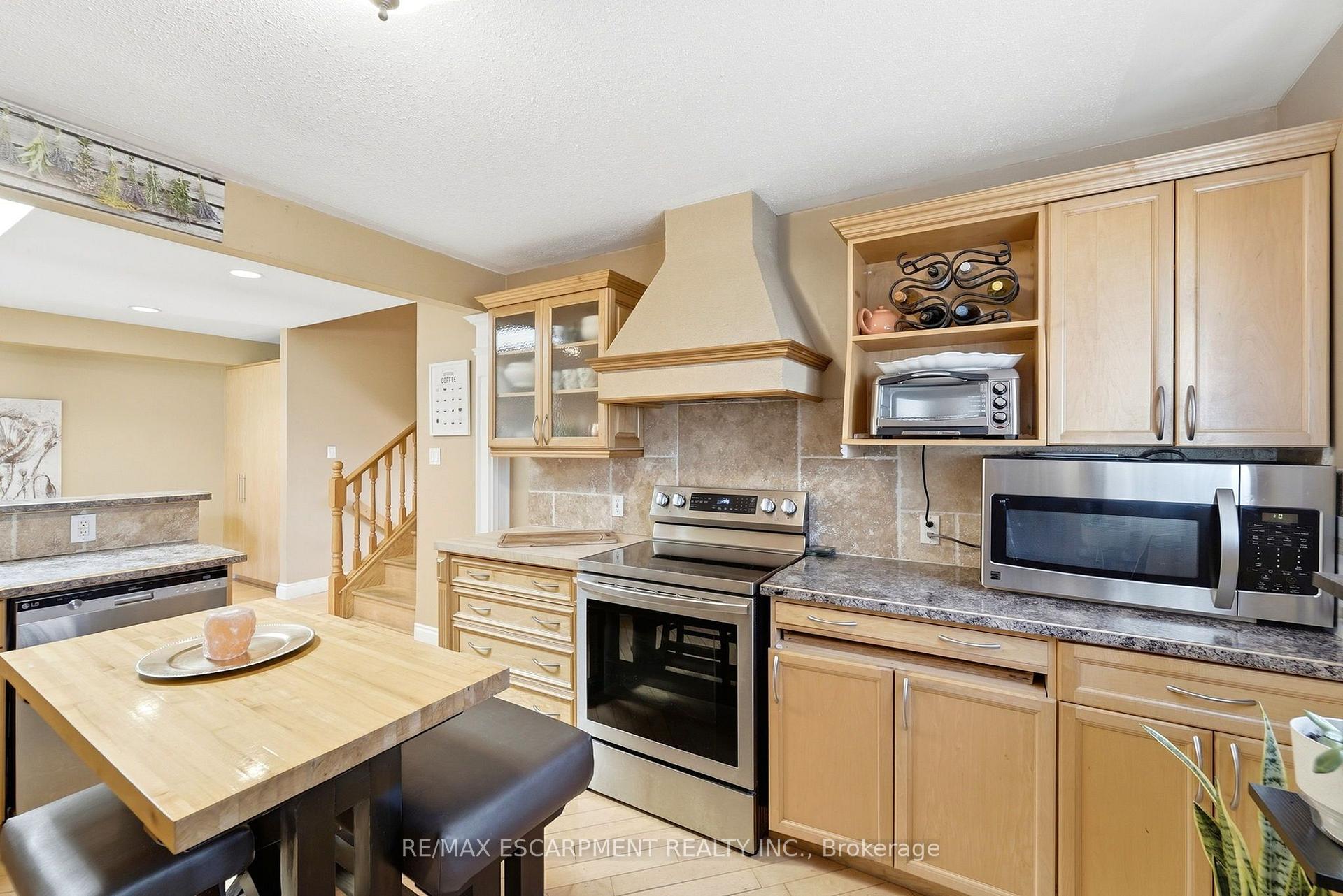 Photo 13 of 139 Glen Valley Drive, Hamilton, Gershome — HOMEH