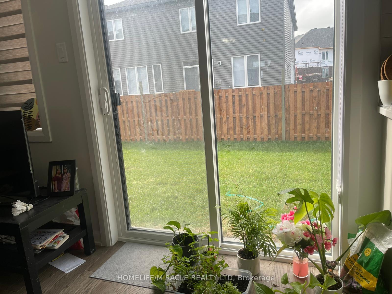 Photo 12 of 755 Fairline Row, Ottawa, Kanata - Emerald Meadows/Trailwest — HOMEH