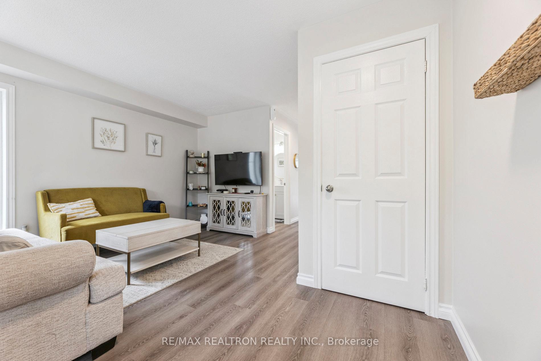 Photo 4 of 27 Haverhill Crescent, Whitby, Taunton North — HOMEH