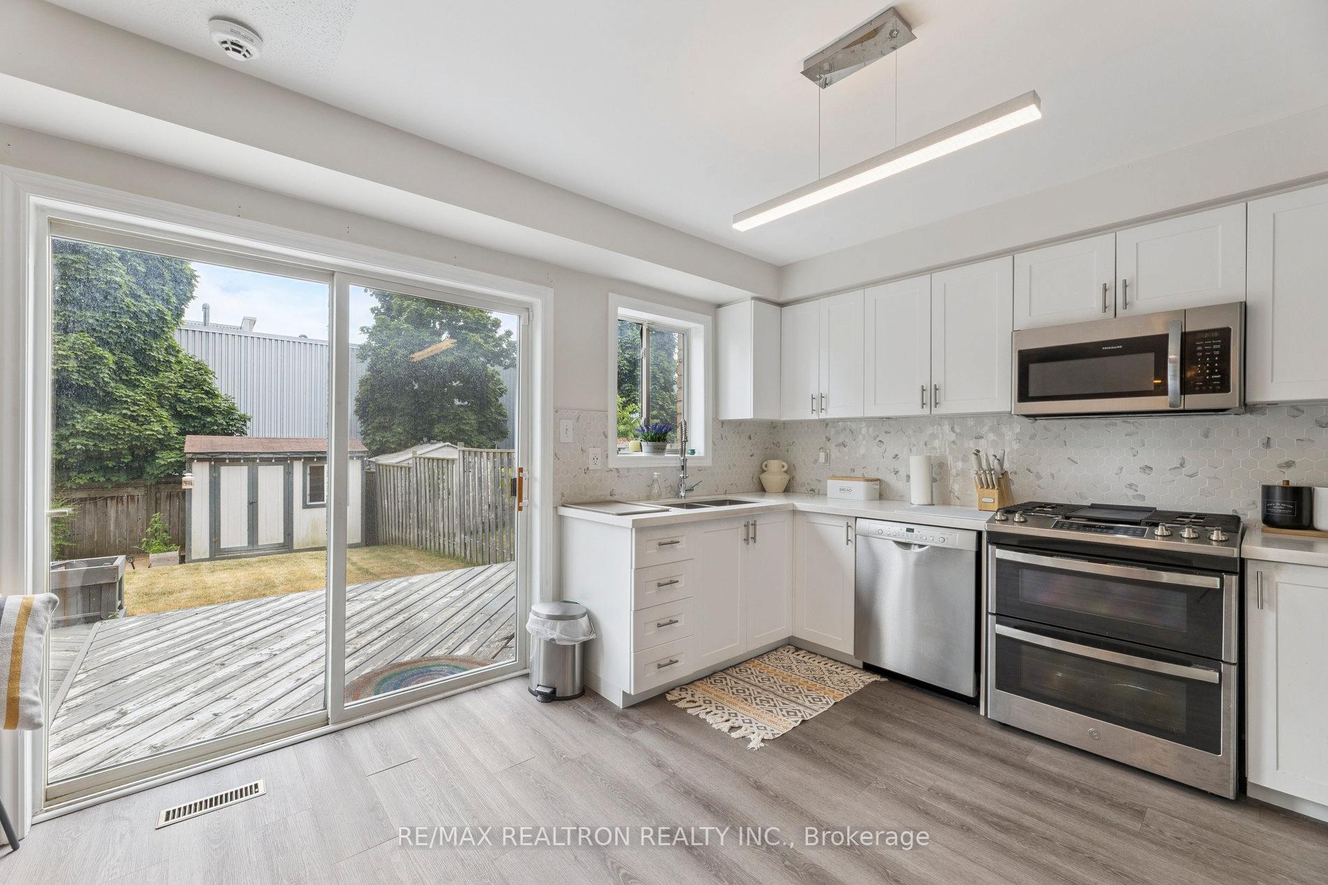 Photo 9 of 27 Haverhill Crescent, Whitby, Taunton North — HOMEH