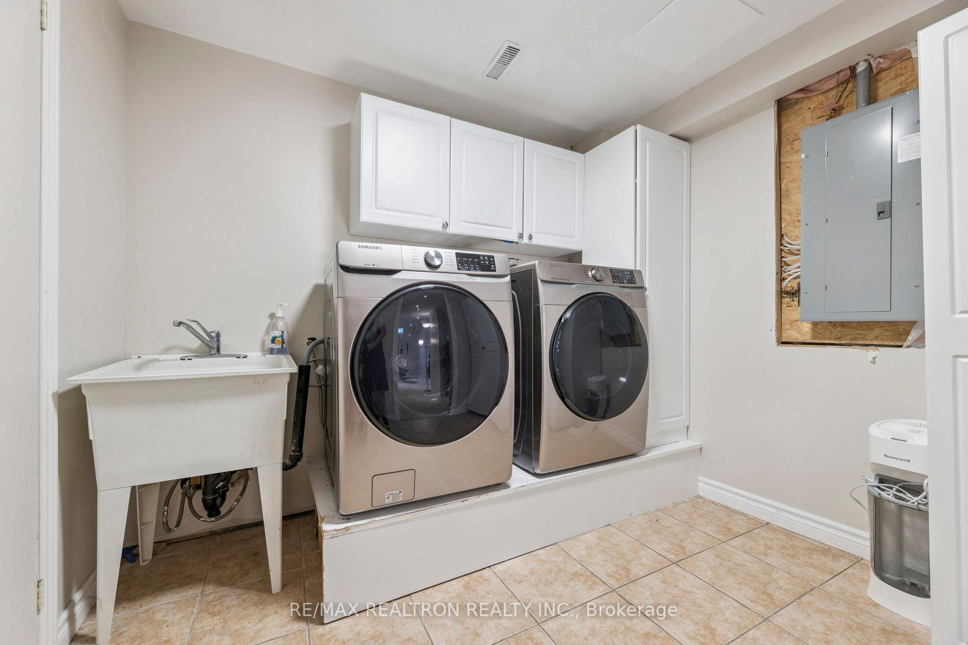 Photo 25 of 27 Haverhill Crescent, Whitby, Taunton North — HOMEH