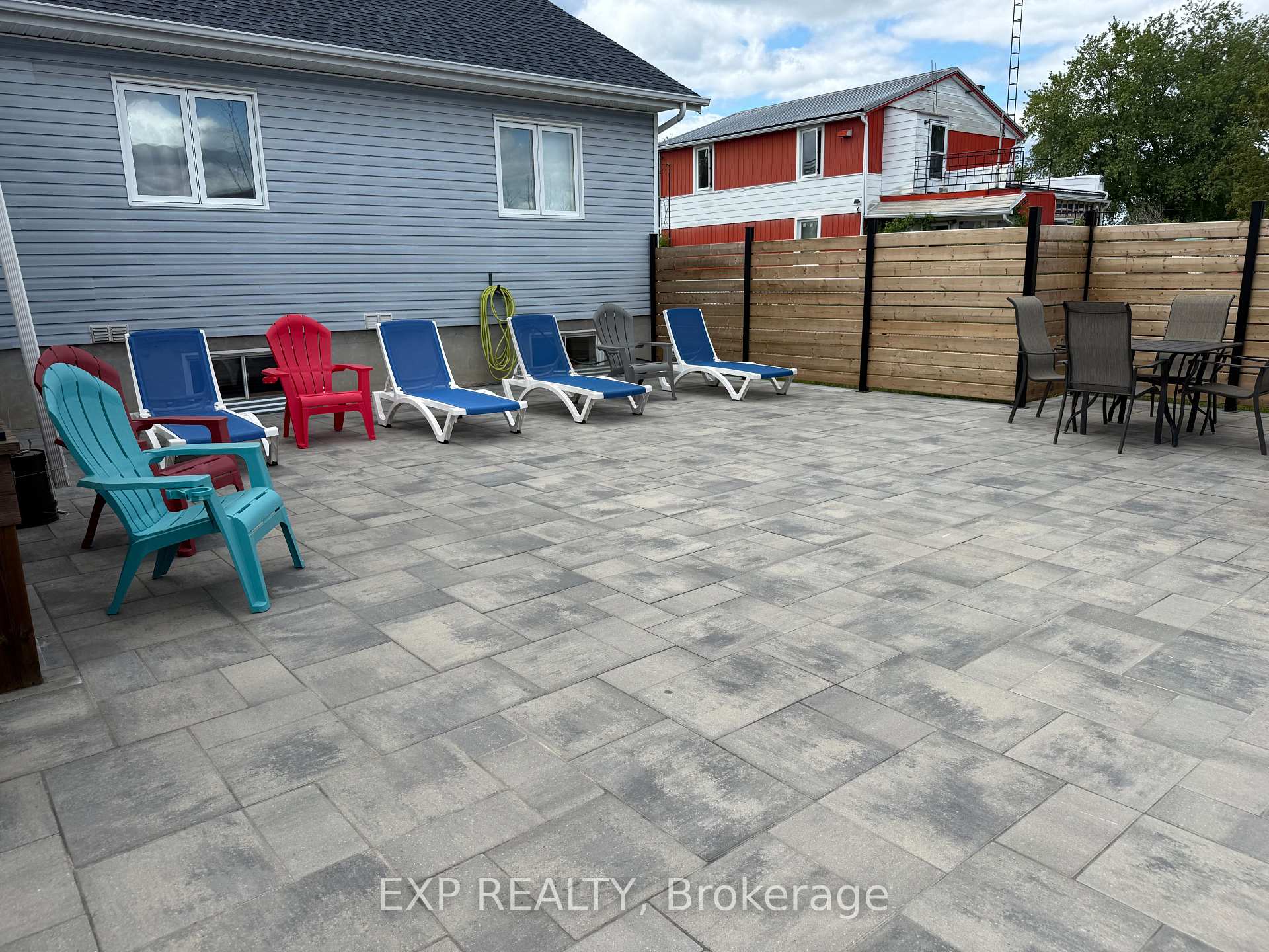 Photo 8 of 213 Longueuil Street, Champlain, L'Orignal — HOMEH
