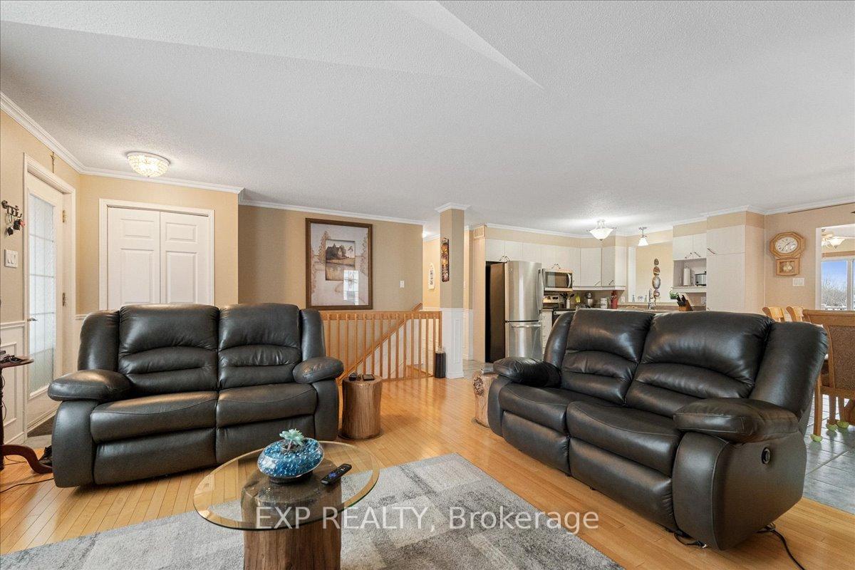 Photo 15 of 213 Longueuil Street, Champlain, L'Orignal — HOMEH