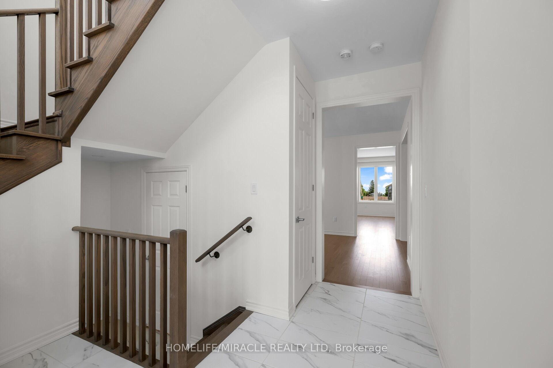 Photo 3 of 41 Sandhill Crescent, Adjala-Tosorontio, Colgan — HOMEH
