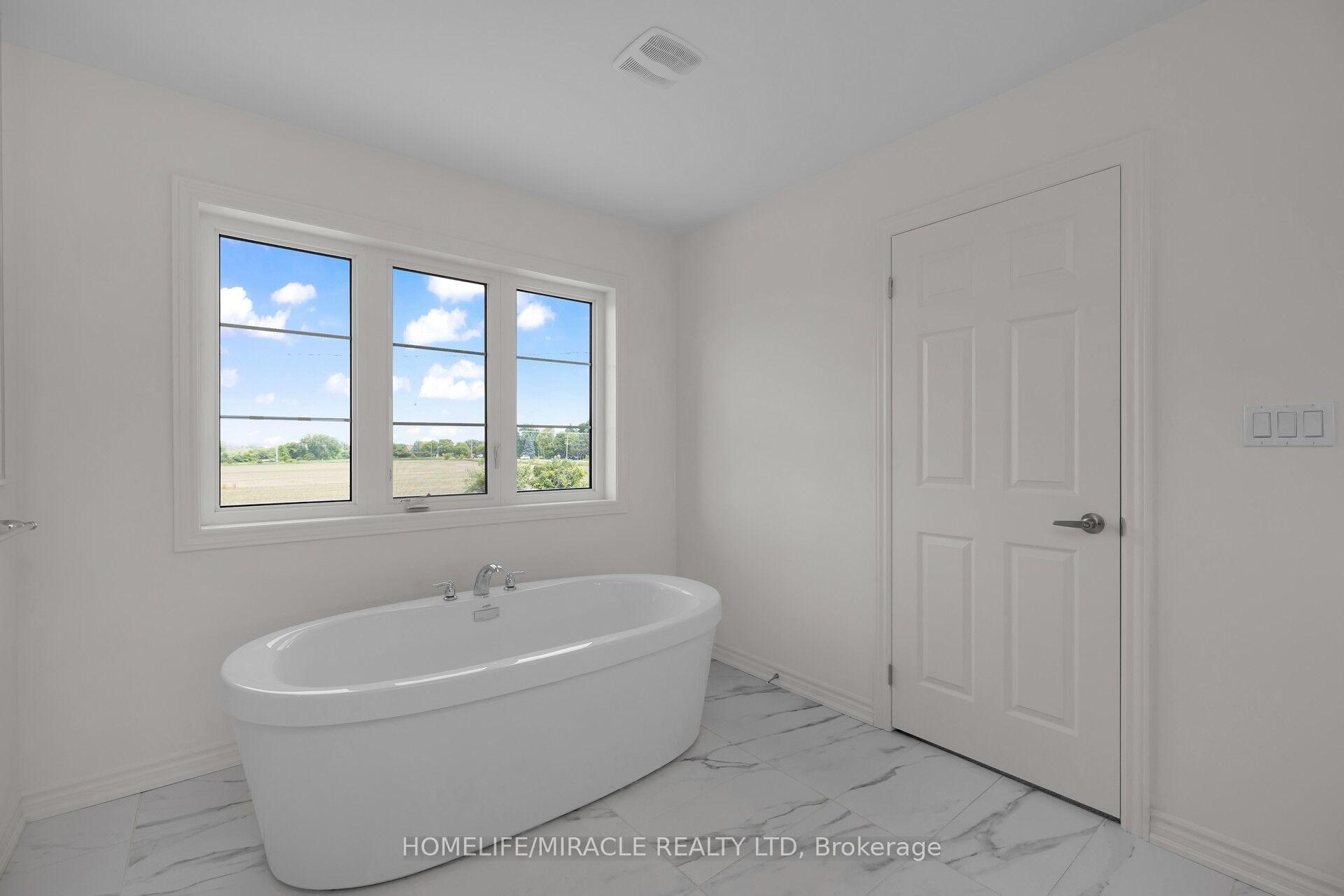 Photo 36 of 41 Sandhill Crescent, Adjala-Tosorontio, Colgan — HOMEH