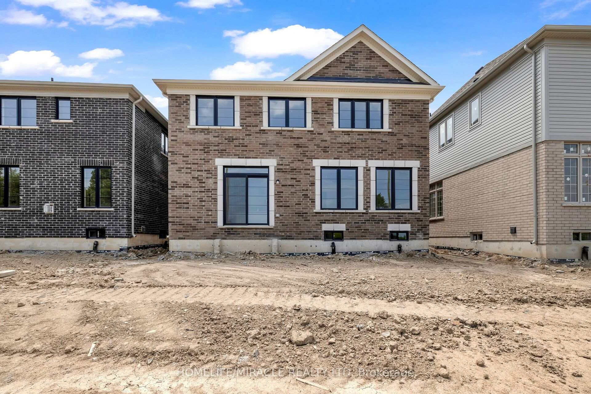 Photo 40 of 41 Sandhill Crescent, Adjala-Tosorontio, Colgan — HOMEH