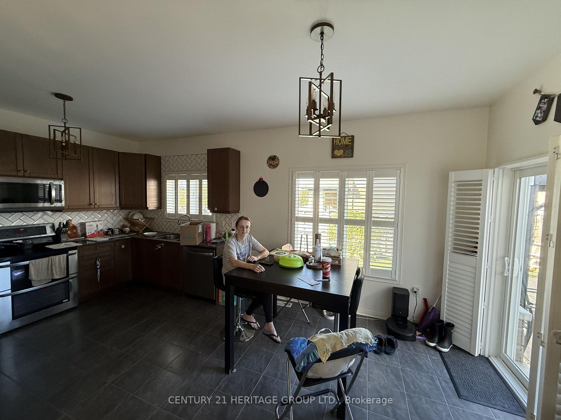 Photo 7 of 134 Edwin Carr Upper Street, Clarington, Bowmanville — HOMEH