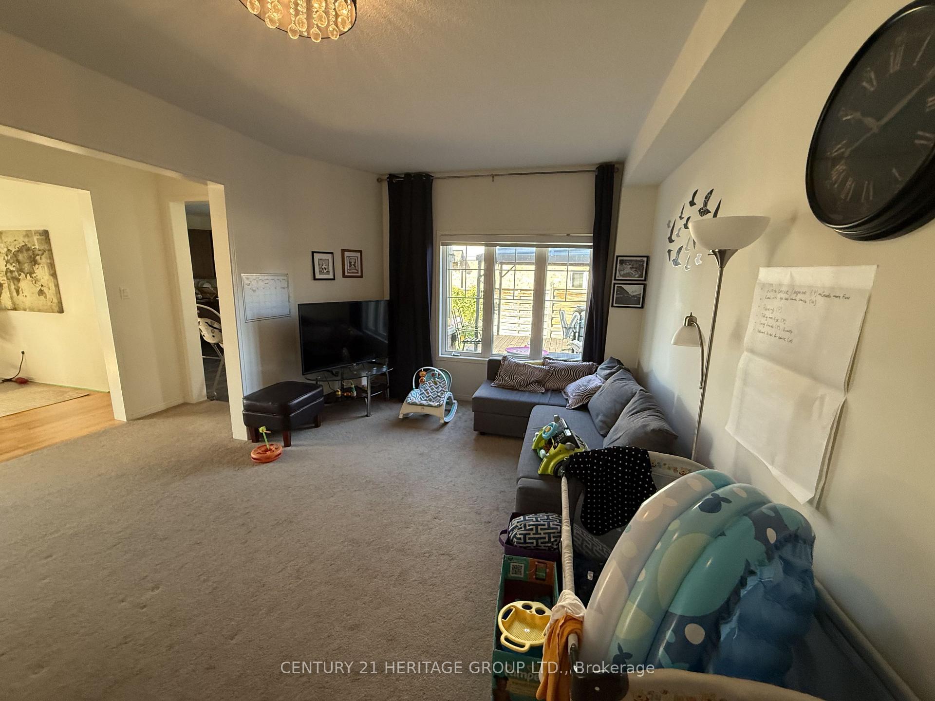 Photo 17 of 134 Edwin Carr Upper Street, Clarington, Bowmanville — HOMEH