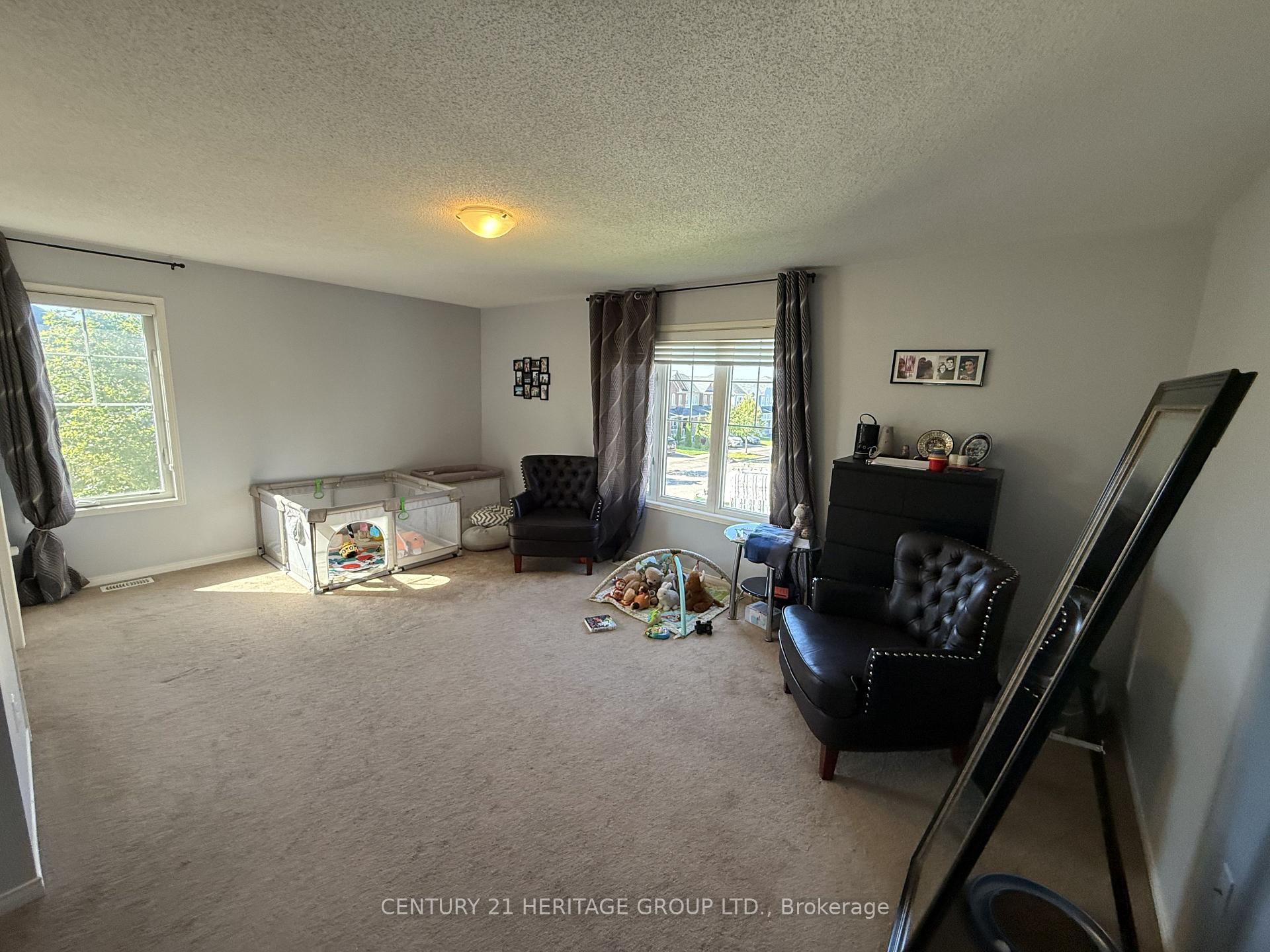 Photo 25 of 134 Edwin Carr Upper Street, Clarington, Bowmanville — HOMEH