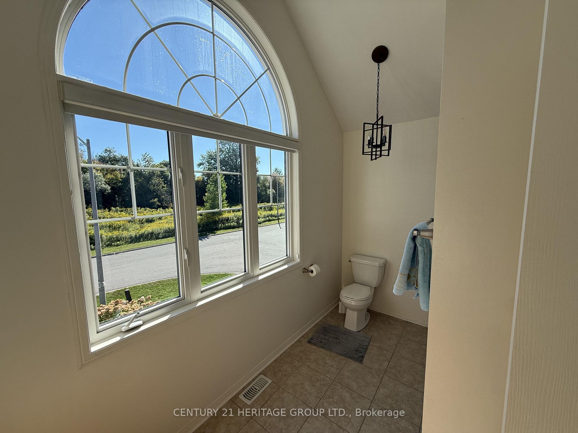 Photo 32 of 134 Edwin Carr Upper Street, Clarington, Bowmanville — HOMEH