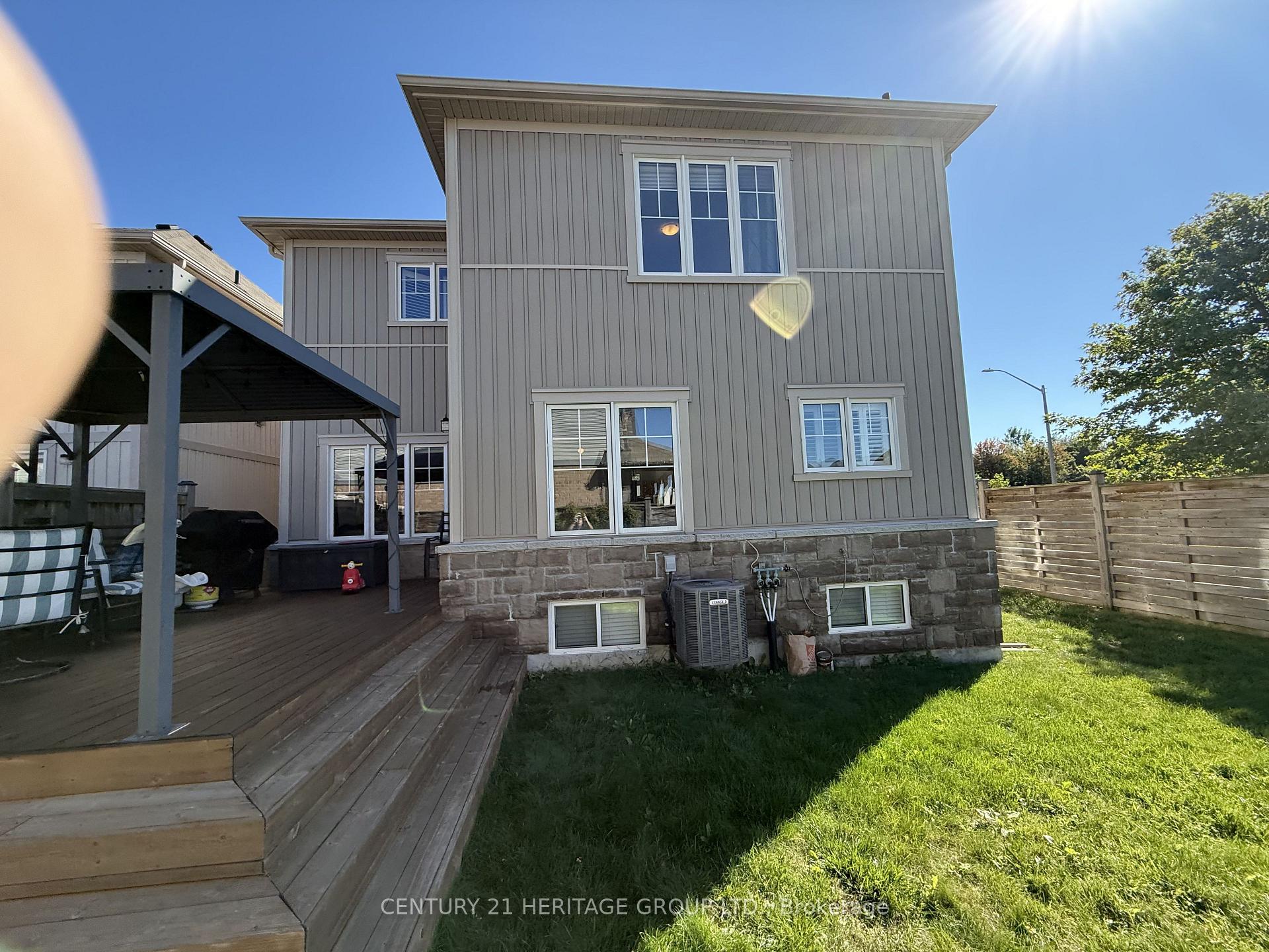 Photo 35 of 134 Edwin Carr Upper Street, Clarington, Bowmanville — HOMEH