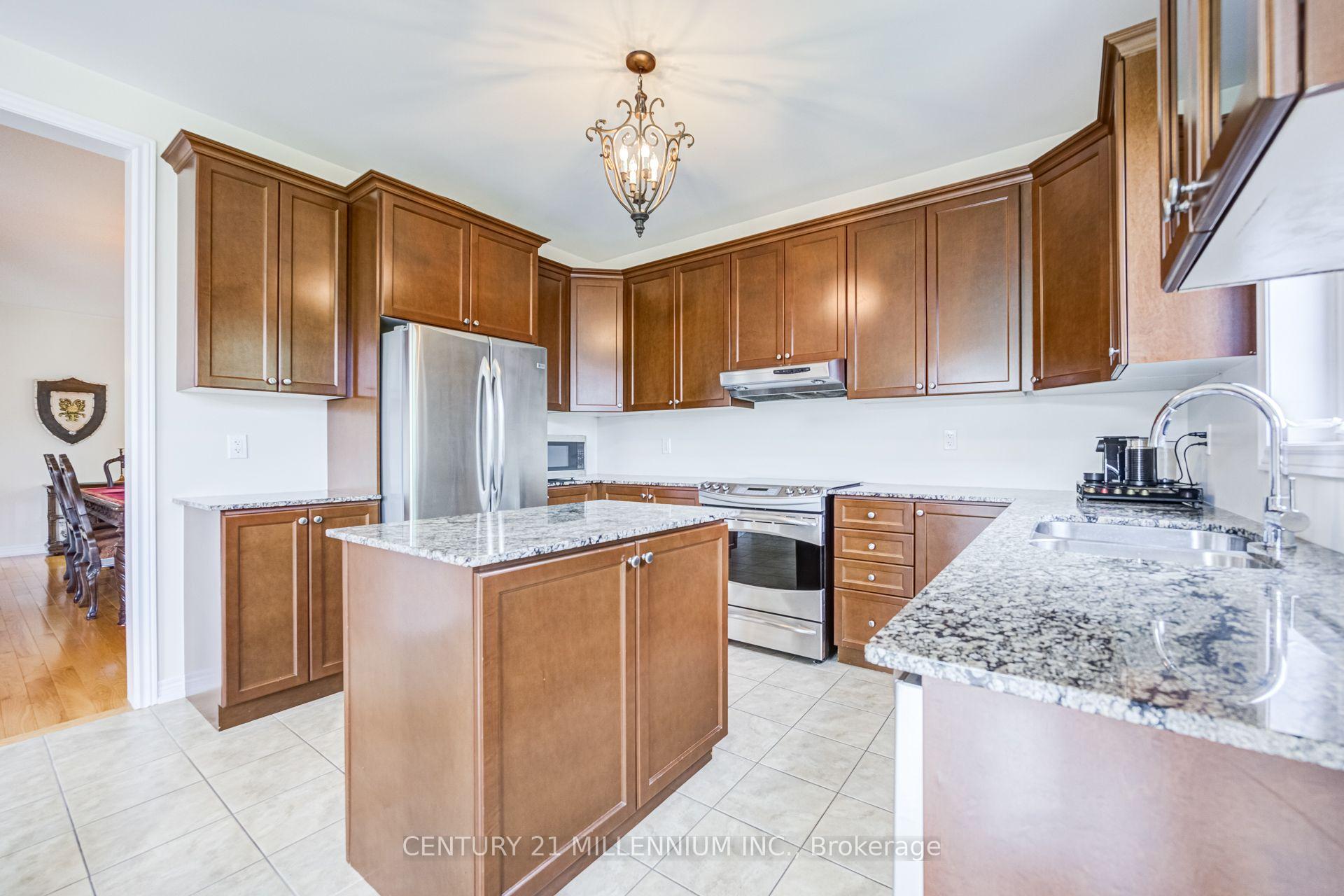 Photo 14 of 17 Island Grove, Brampton, Credit Valley — HOMEH