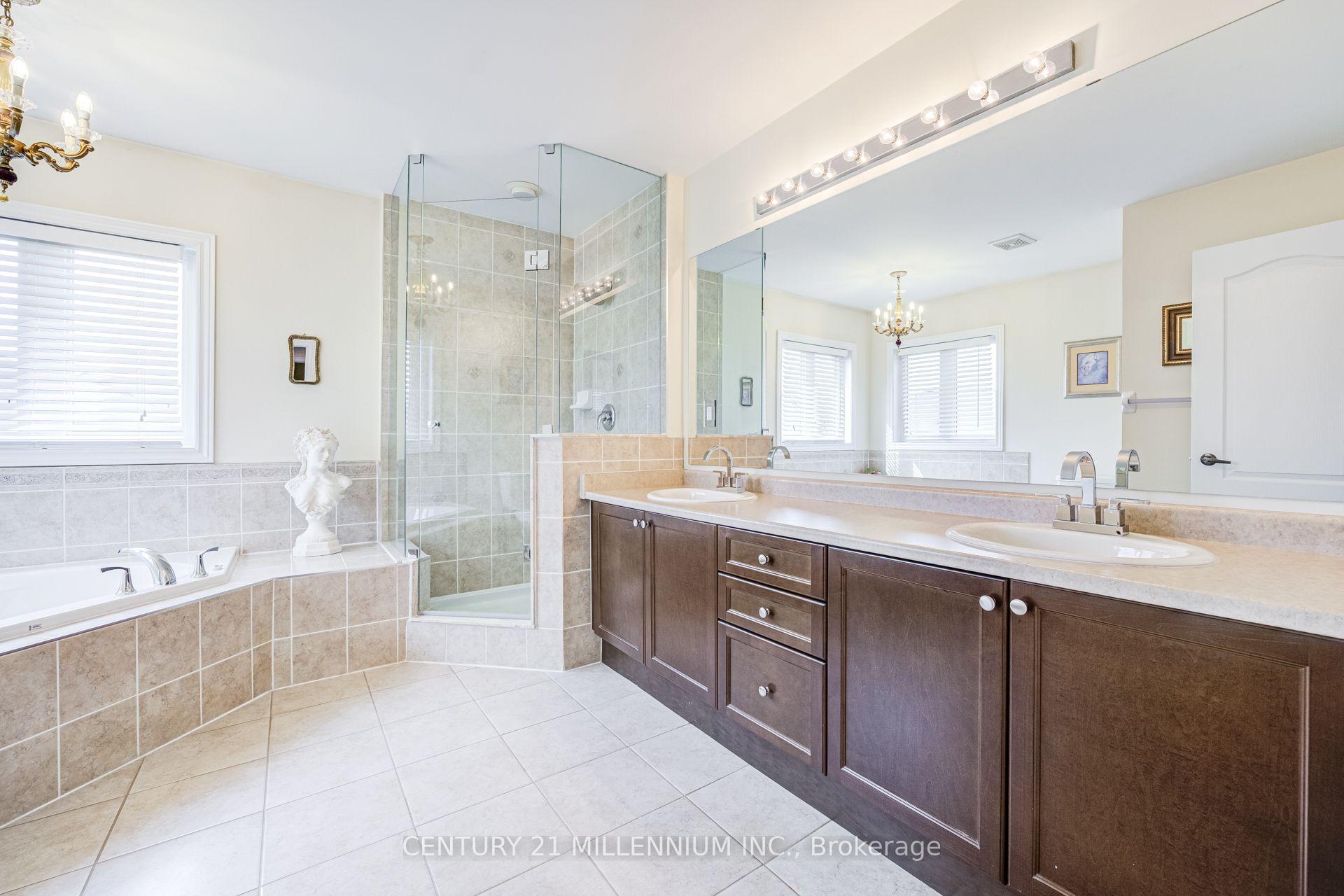 Photo 34 of 17 Island Grove, Brampton, Credit Valley — HOMEH
