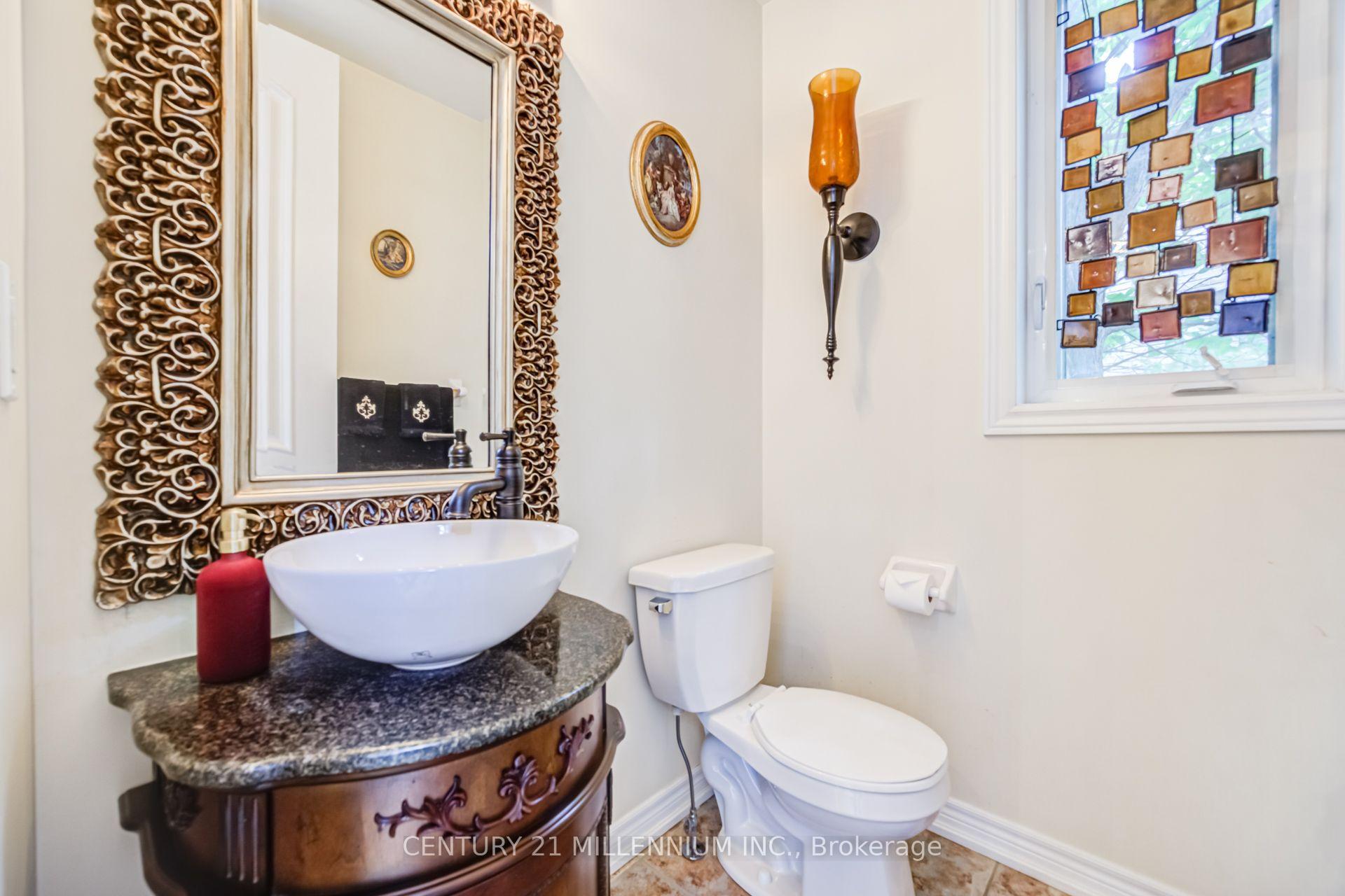Photo 7 of 17 Island Grove, Brampton, Credit Valley — HOMEH