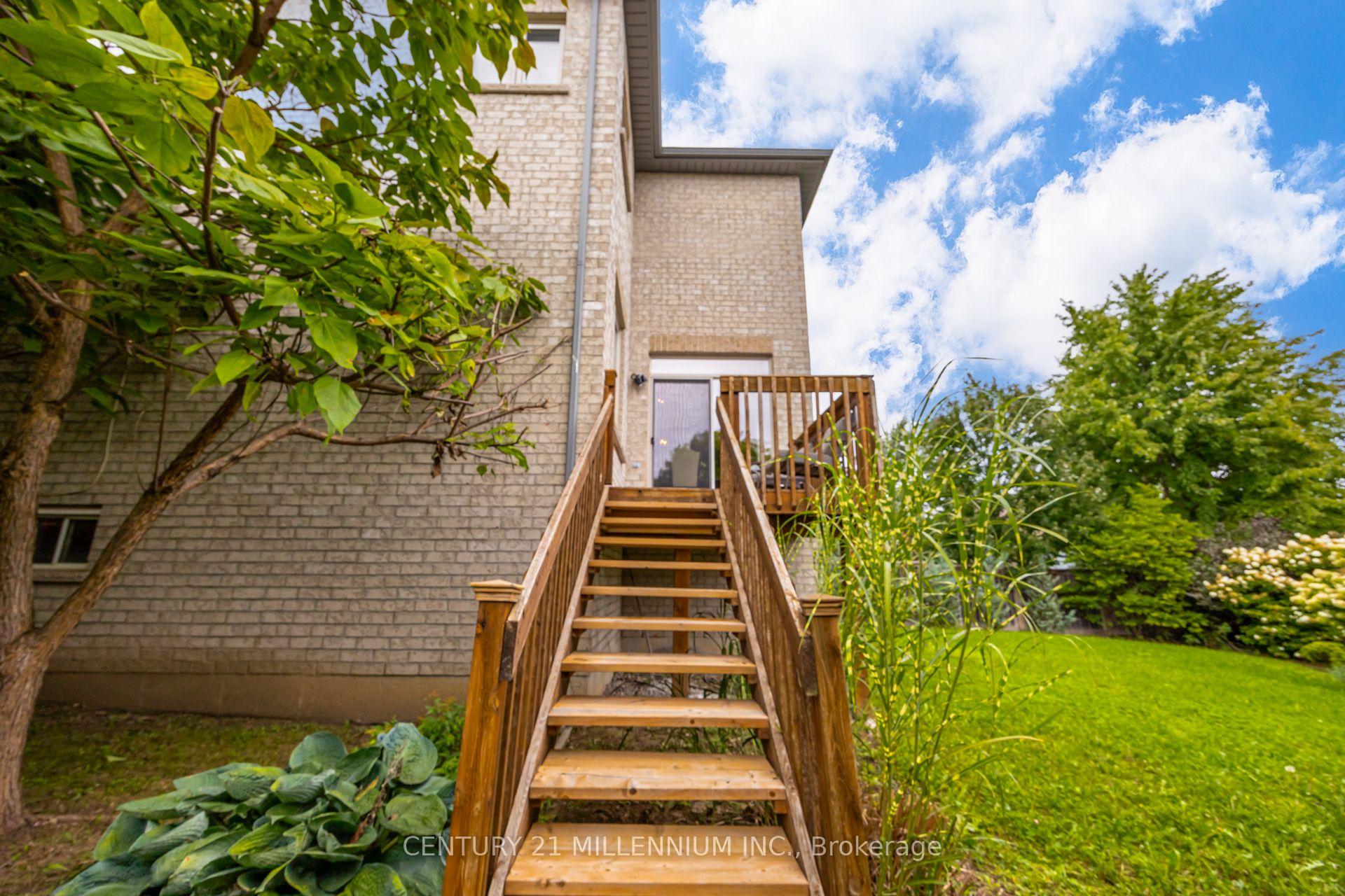 Photo 43 of 17 Island Grove, Brampton, Credit Valley — HOMEH