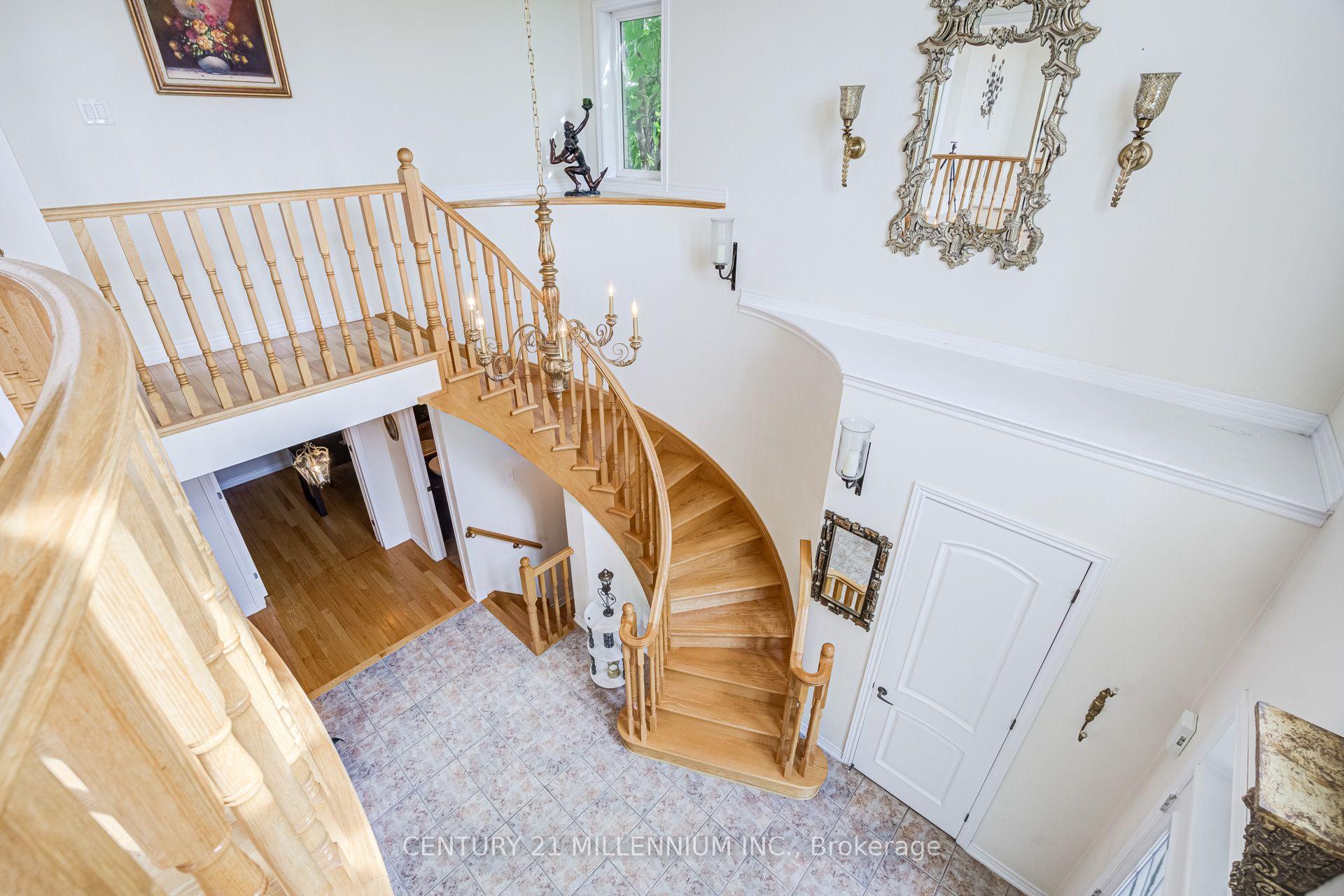Photo 4 of 17 Island Grove, Brampton, Credit Valley — HOMEH