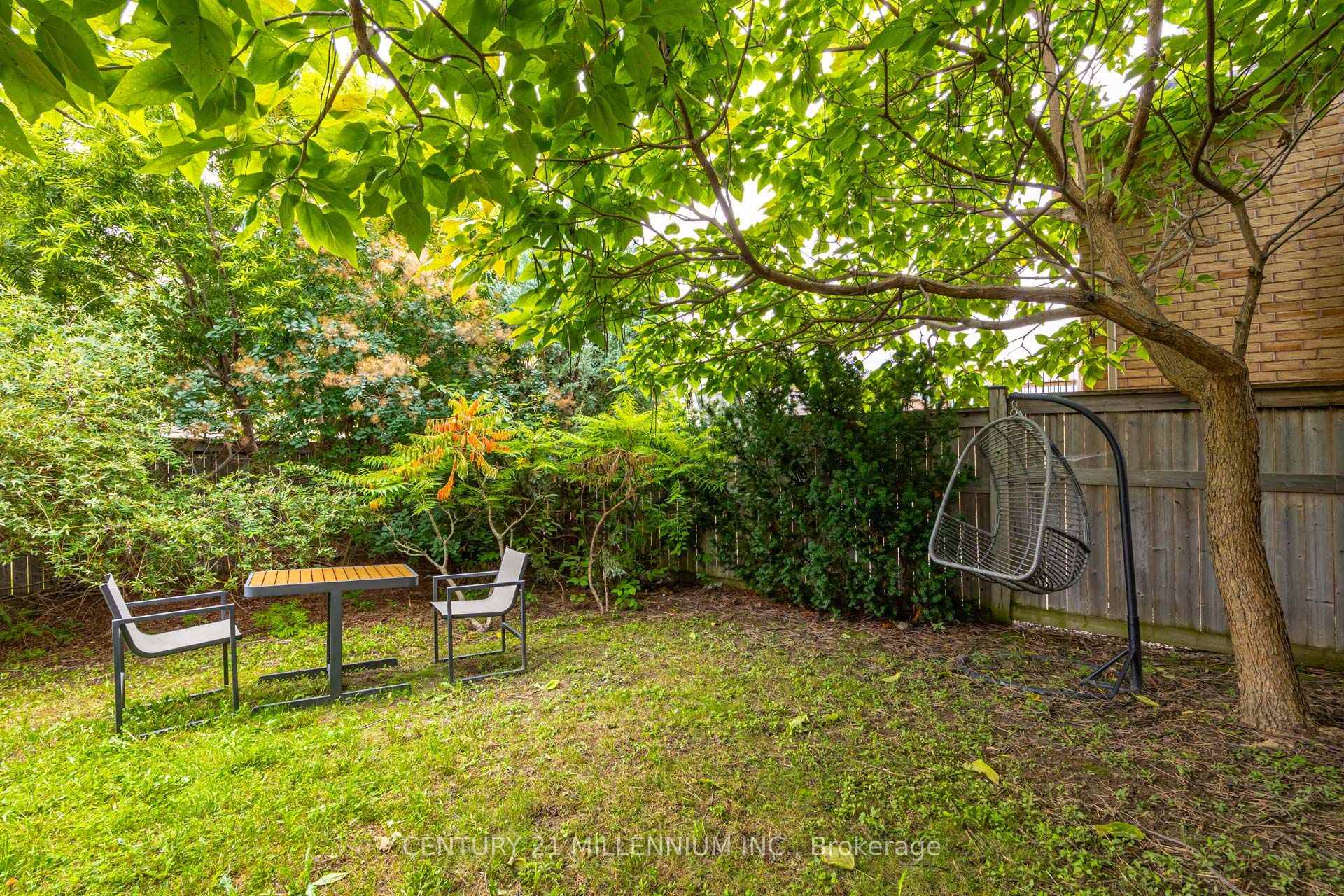 Photo 44 of 17 Island Grove, Brampton, Credit Valley — HOMEH