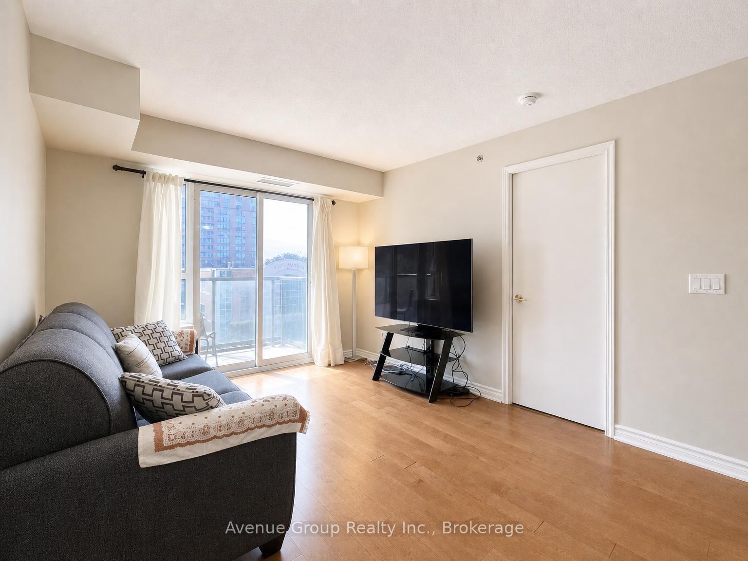 Photo 5 of Unit 527, 35 Saranac Boulevard, Toronto, Englemount-Lawrence — HOMEH