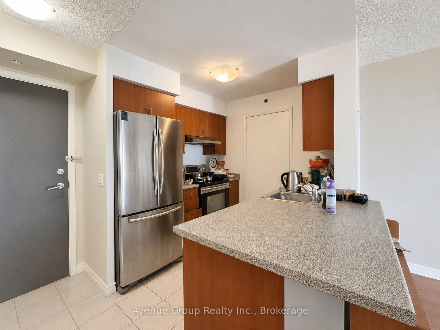 Photo 8 of Unit 527, 35 Saranac Boulevard, Toronto, Englemount-Lawrence — HOMEH