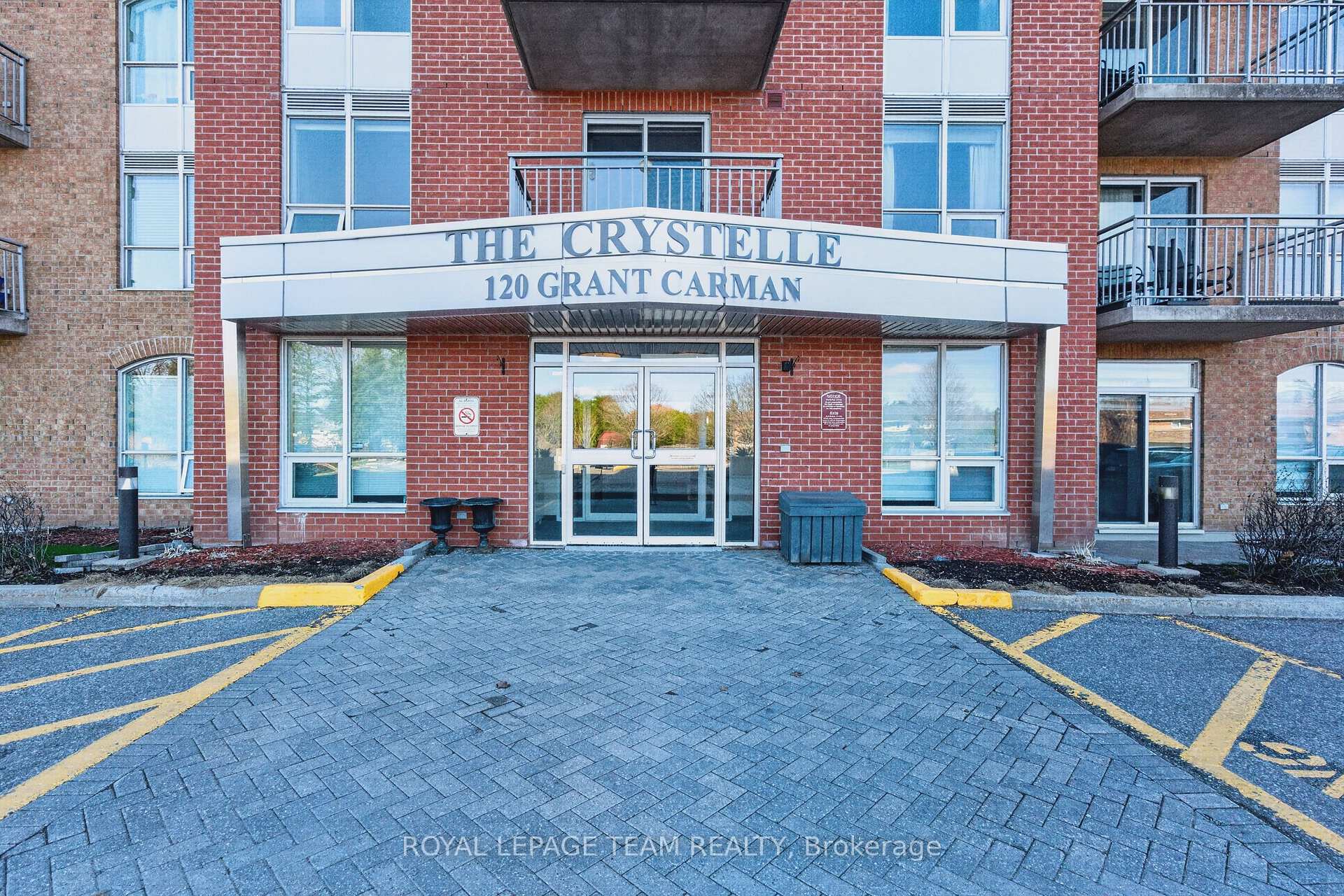 Photo 2 of Unit 811, 120 Grant Carman Drive, Ottawa, Borden Farm/Stewart Farm/Carleton Heights/Parkwood Hills — HOMEH
