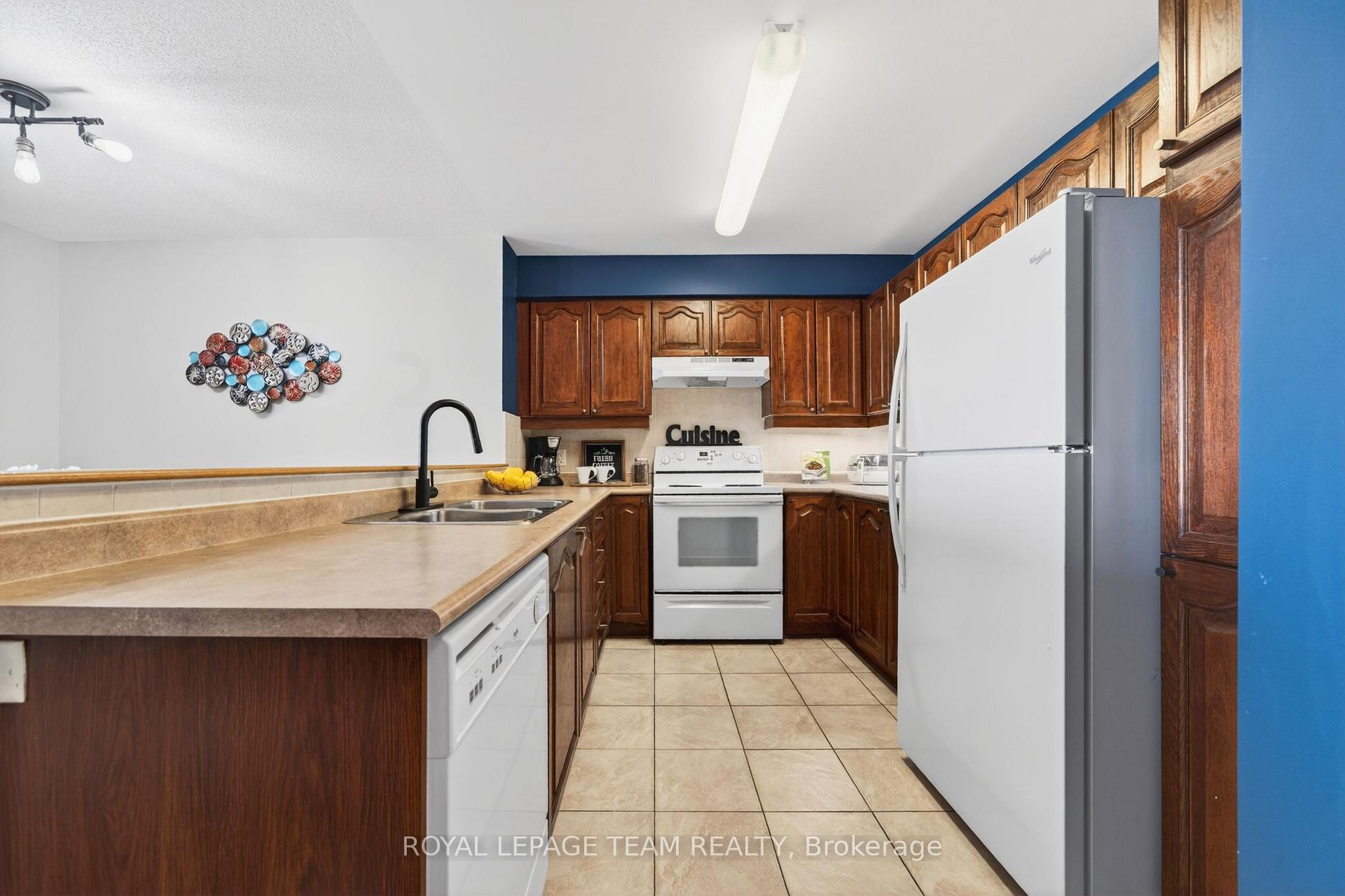Photo 9 of Unit 811, 120 Grant Carman Drive, Ottawa, Borden Farm/Stewart Farm/Carleton Heights/Parkwood Hills — HOMEH