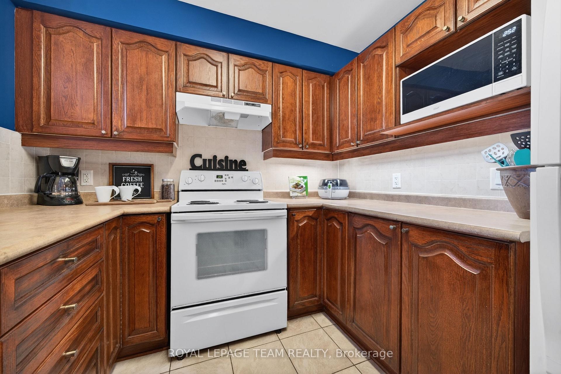 Photo 10 of Unit 811, 120 Grant Carman Drive, Ottawa, Borden Farm/Stewart Farm/Carleton Heights/Parkwood Hills — HOMEH