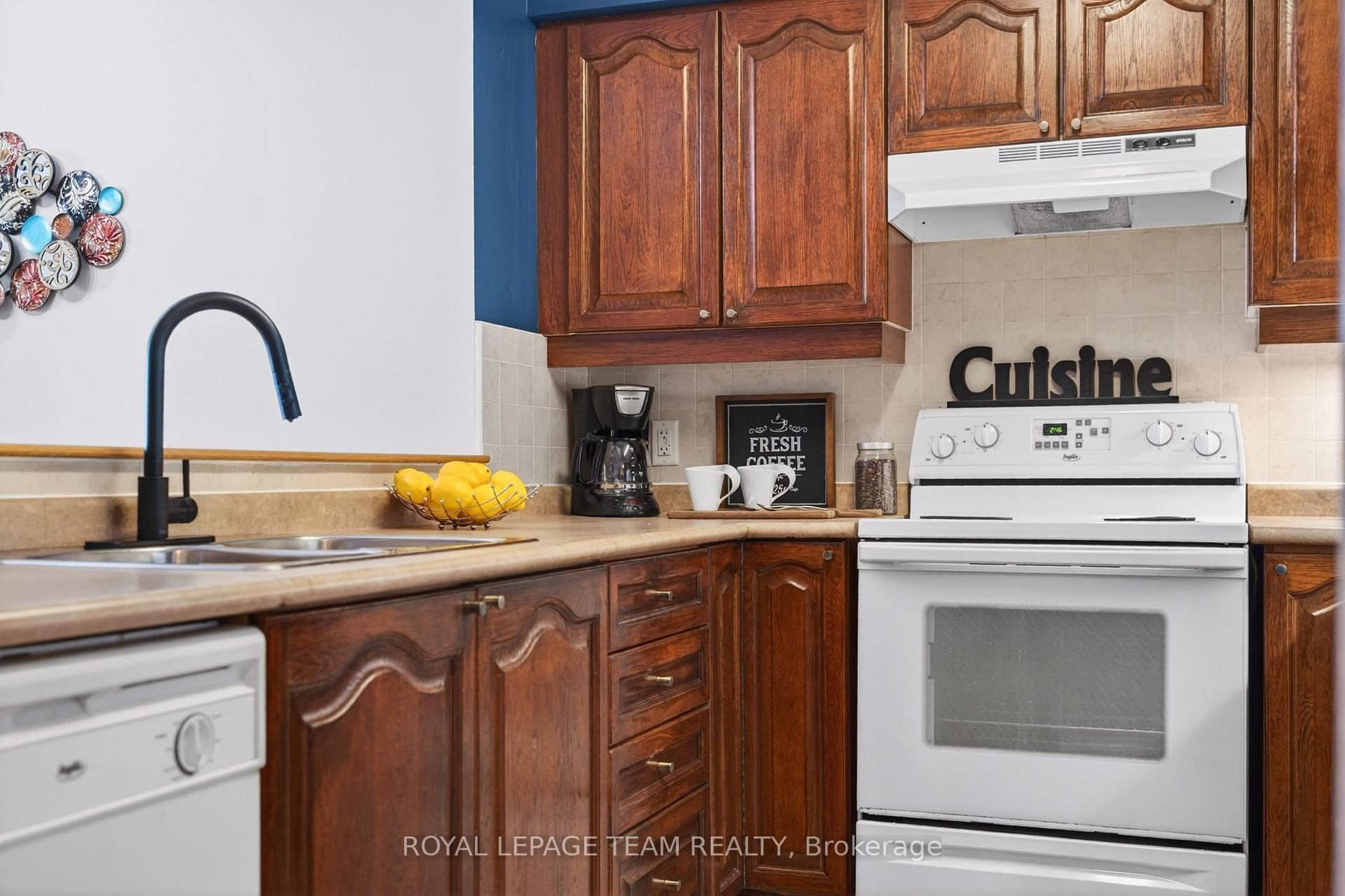 Photo 12 of Unit 811, 120 Grant Carman Drive, Ottawa, Borden Farm/Stewart Farm/Carleton Heights/Parkwood Hills — HOMEH