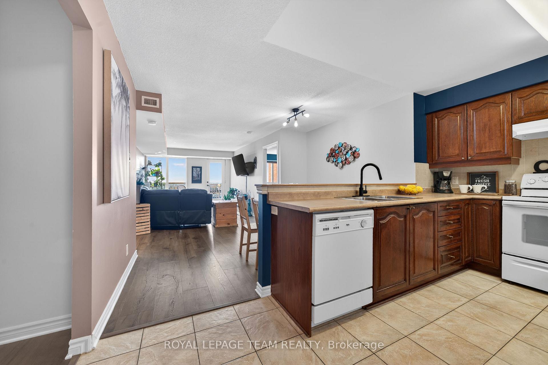 Photo 14 of Unit 811, 120 Grant Carman Drive, Ottawa, Borden Farm/Stewart Farm/Carleton Heights/Parkwood Hills — HOMEH