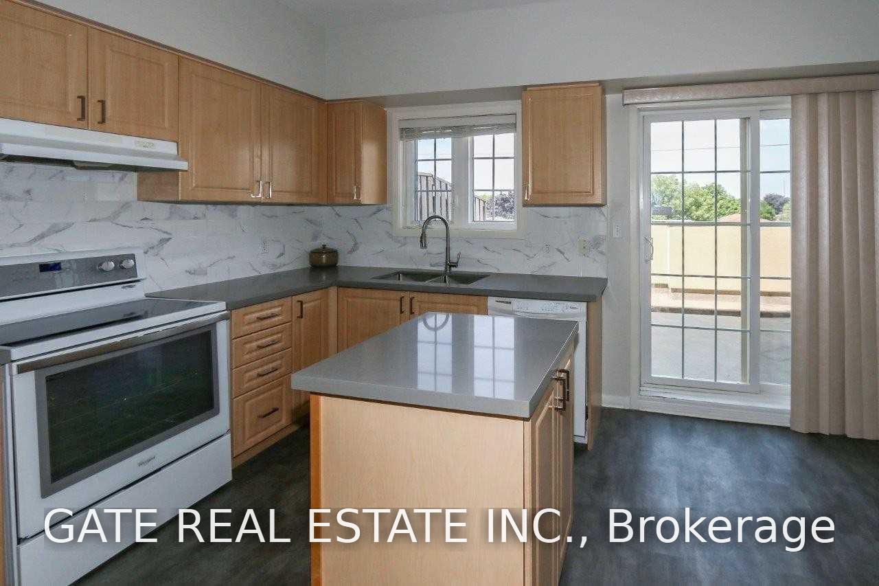 Photo 5 of Unit 3, 1250 St Martins Drive, Pickering, Bay Ridges — HOMEH