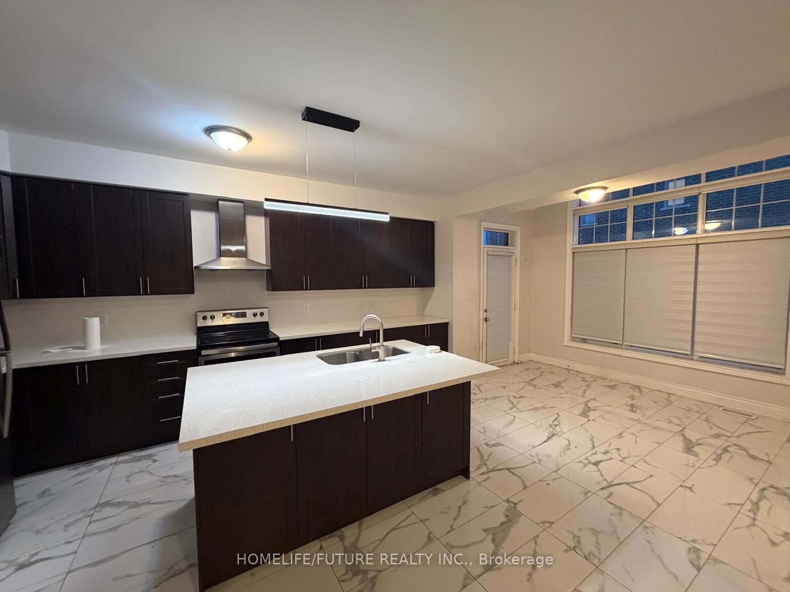 Photo 7 of Unit Main & 2nd, 45 Pristine Trail, Cavan Monaghan, Cavan Twp — HOMEH