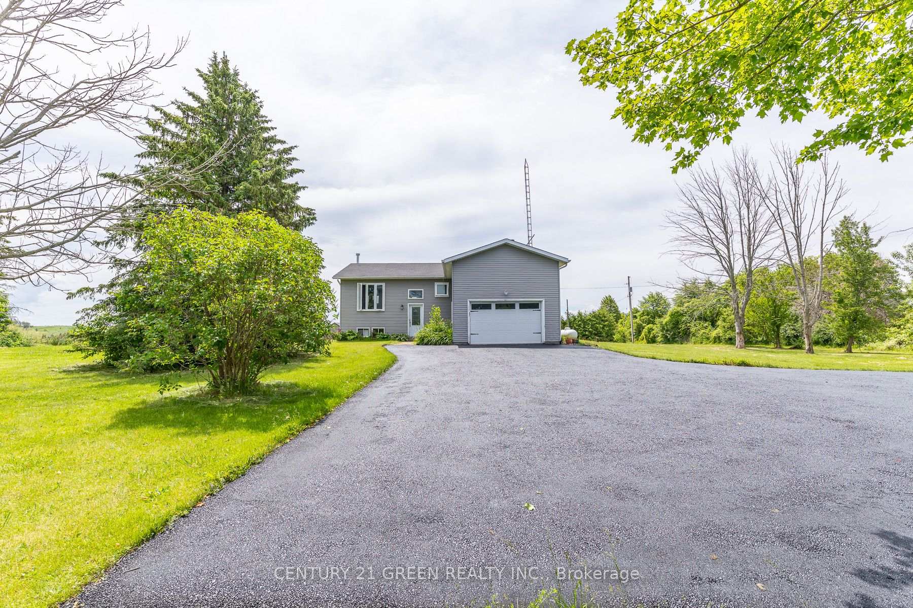 Photo 2 of 7265 Old Homestead Road, Georgina, Pefferlaw — HOMEH