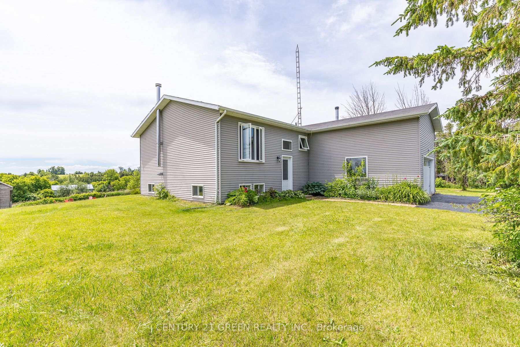 Photo 3 of 7265 Old Homestead Road, Georgina, Pefferlaw — HOMEH