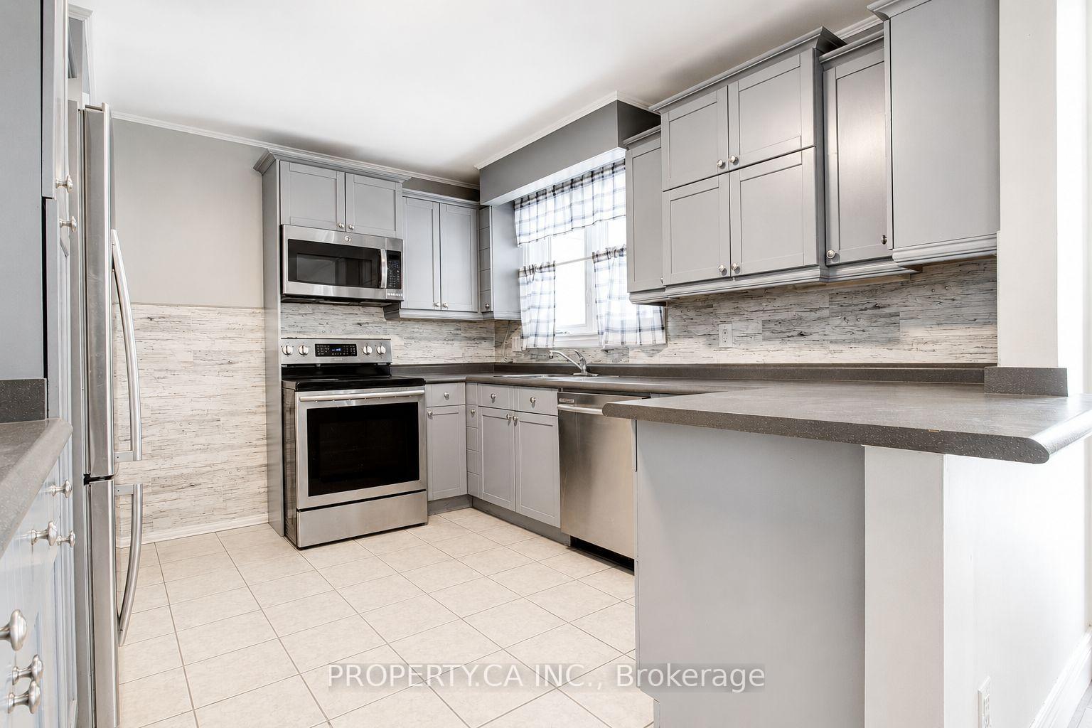 Photo 2 of 71 Highpark Avenue, Kitchener, Vanier - Kitchener — HOMEH