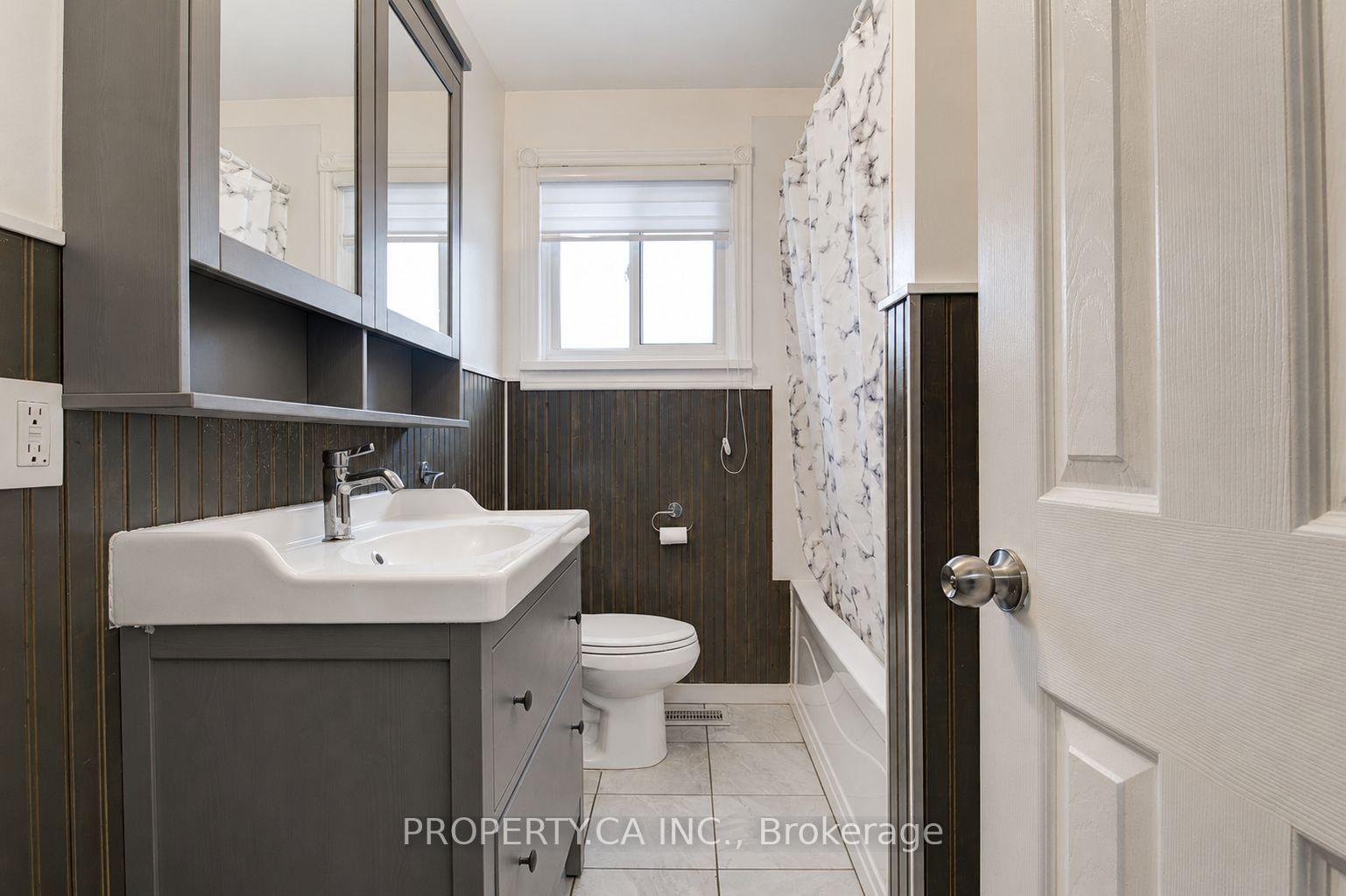 Photo 10 of 71 Highpark Avenue, Kitchener, Vanier - Kitchener — HOMEH