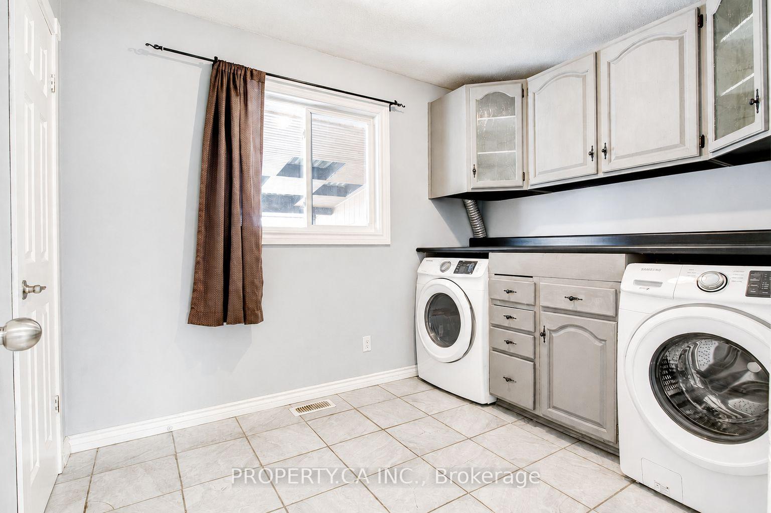 Photo 12 of 71 Highpark Avenue, Kitchener, Vanier - Kitchener — HOMEH