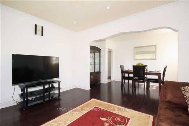Photo 3 of Unit Main, 109 Hiscock Boulevard, Scarborough, Woburn — HOMEH