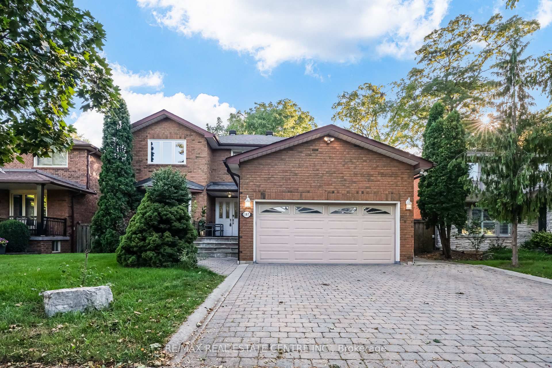 Photo 2 of Unit Upper Level, 167 Whitchurch Mews, Mississauga, Cooksville — HOMEH