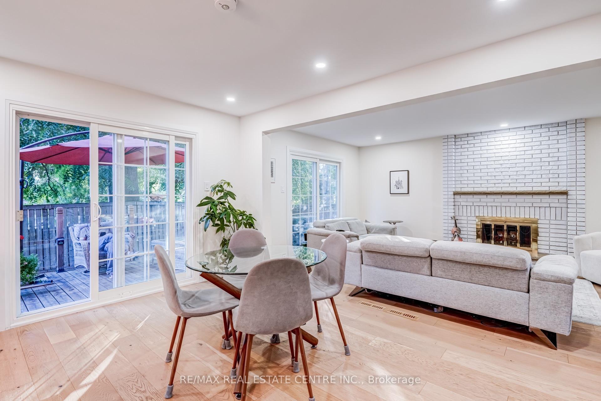 Photo 6 of Unit Upper Level, 167 Whitchurch Mews, Mississauga, Cooksville — HOMEH