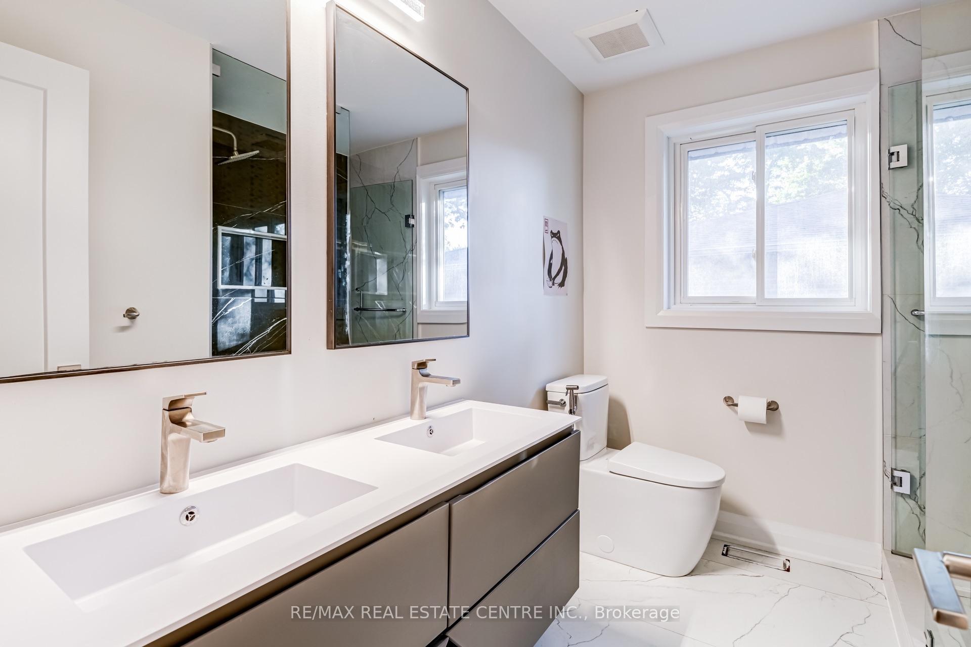 Photo 24 of Unit Upper Level, 167 Whitchurch Mews, Mississauga, Cooksville — HOMEH