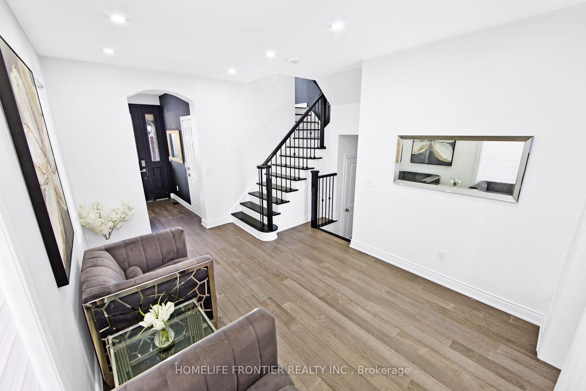 Photo 5 of 112 Narbonne Crescent, Hamilton, Stoney Creek — HOMEH