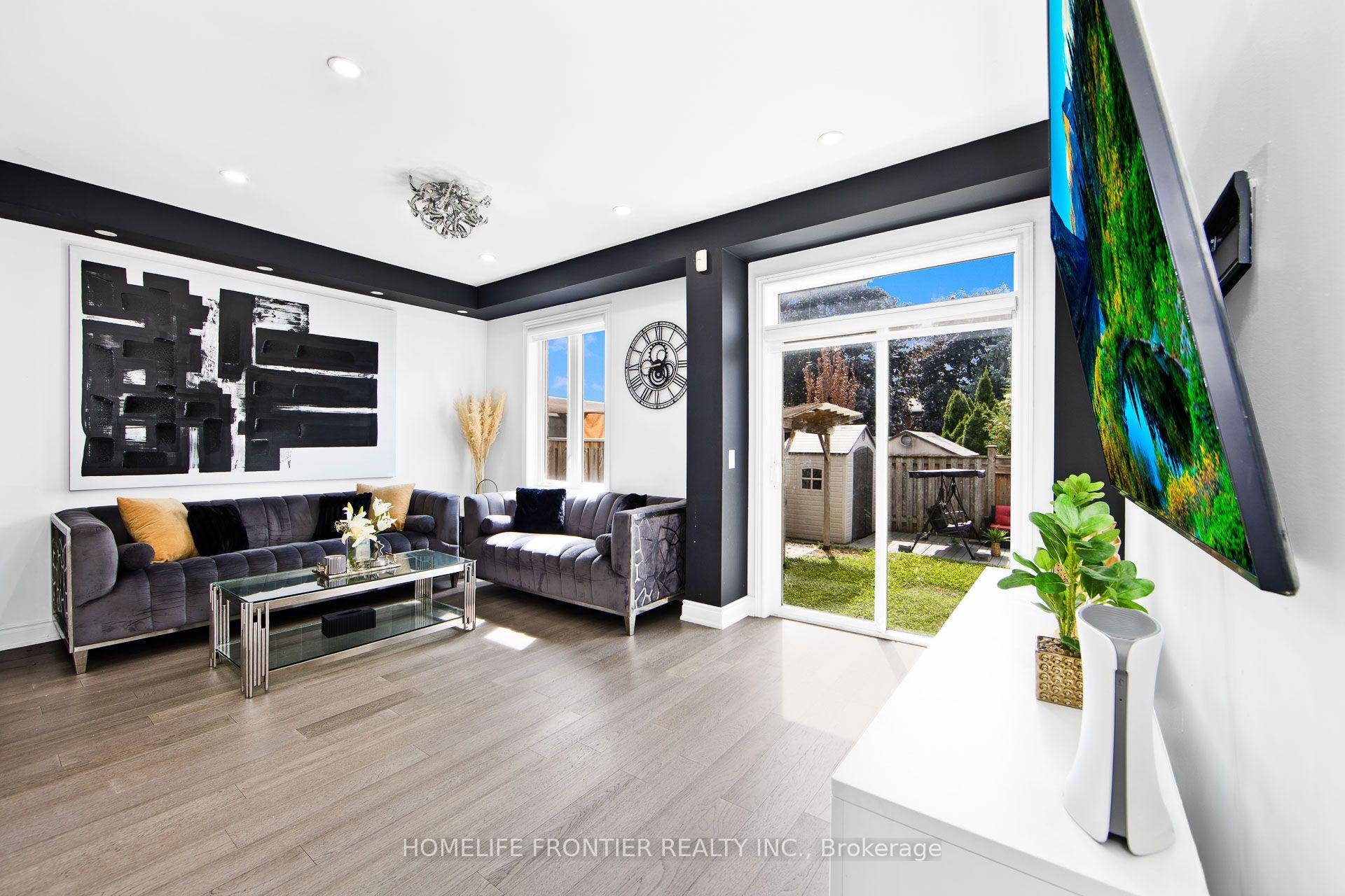 Photo 8 of 112 Narbonne Crescent, Hamilton, Stoney Creek — HOMEH
