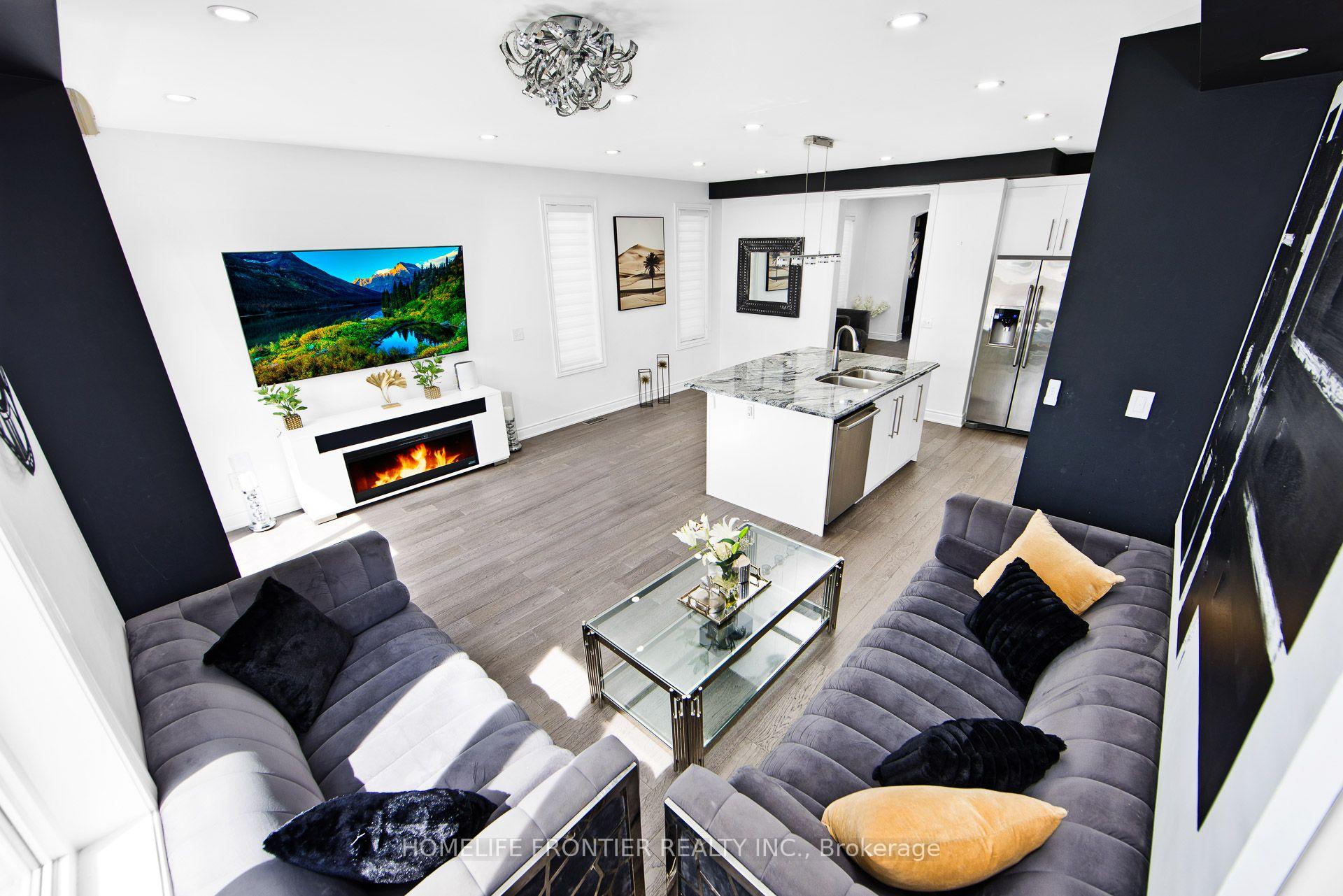 Photo 10 of 112 Narbonne Crescent, Hamilton, Stoney Creek — HOMEH